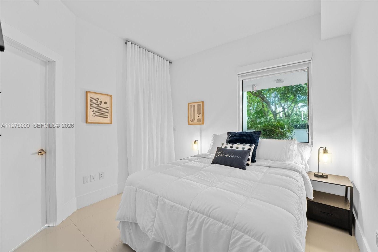 PARAMOUNT BAY CONDO - Residential Lease