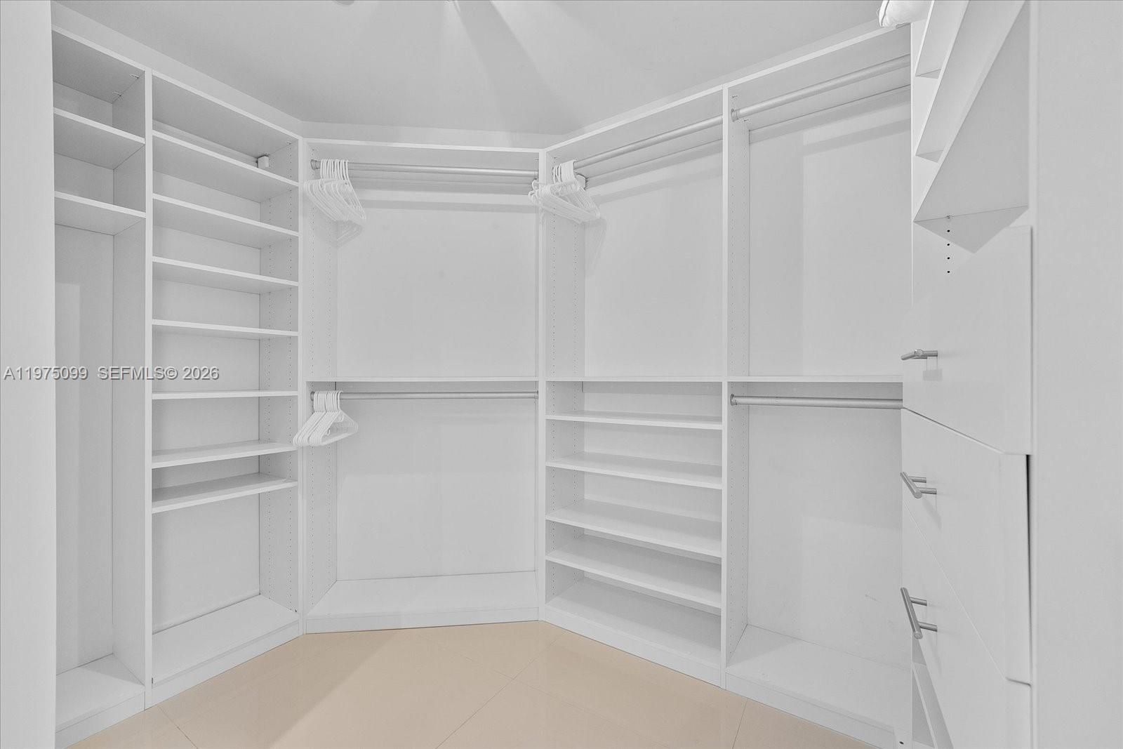 PARAMOUNT BAY CONDO - Residential Lease