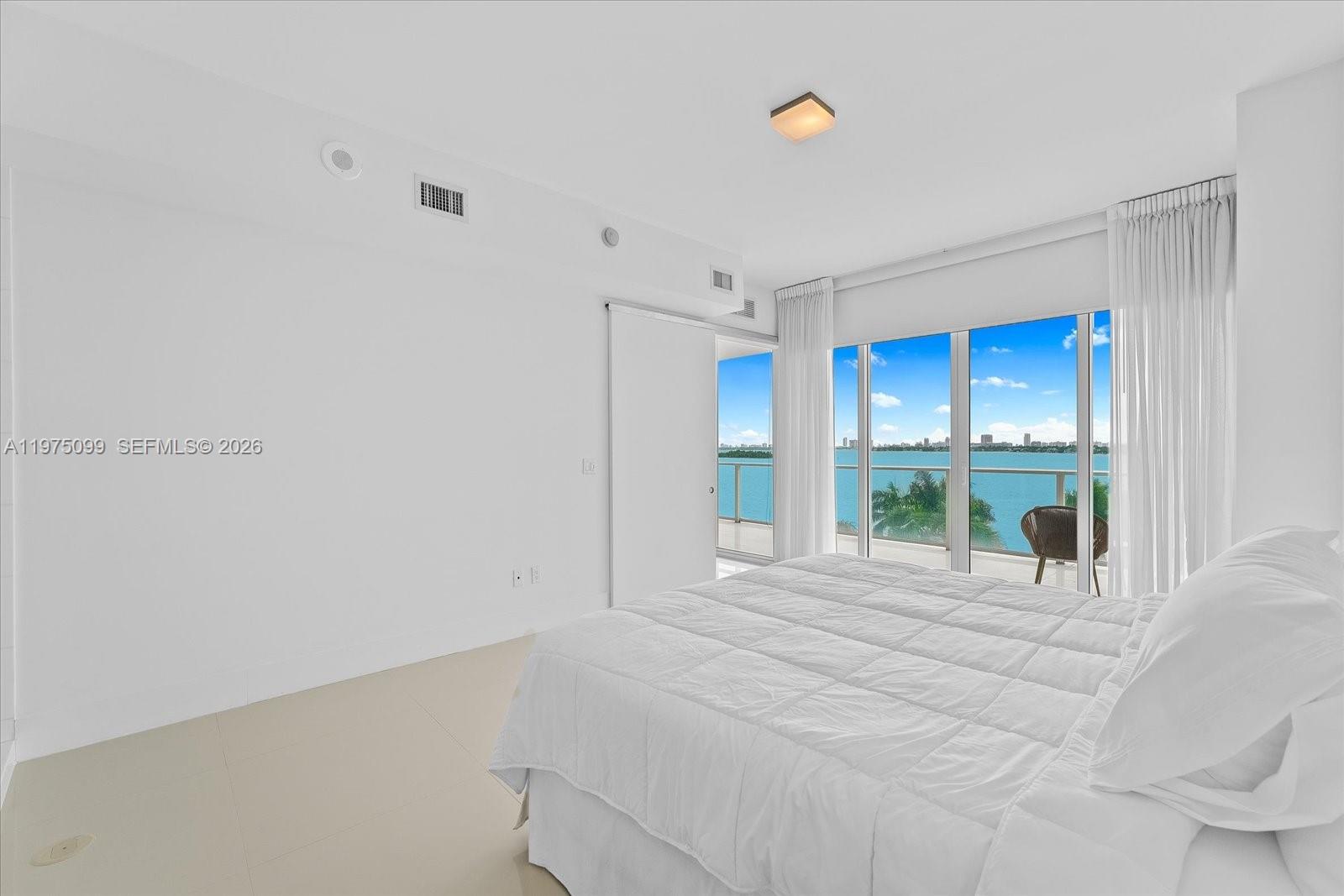 PARAMOUNT BAY CONDO - Residential Lease