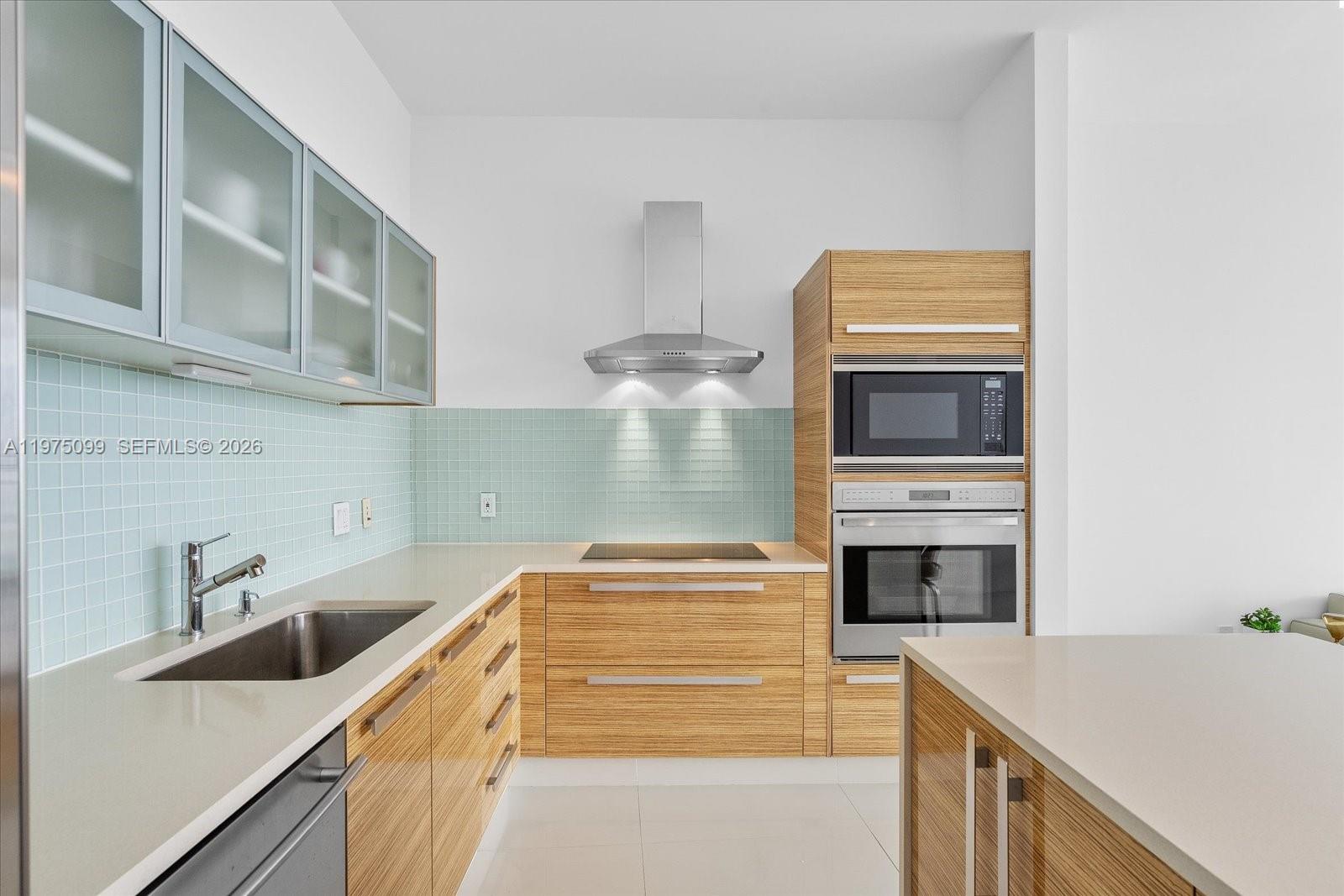 PARAMOUNT BAY CONDO - Residential Lease