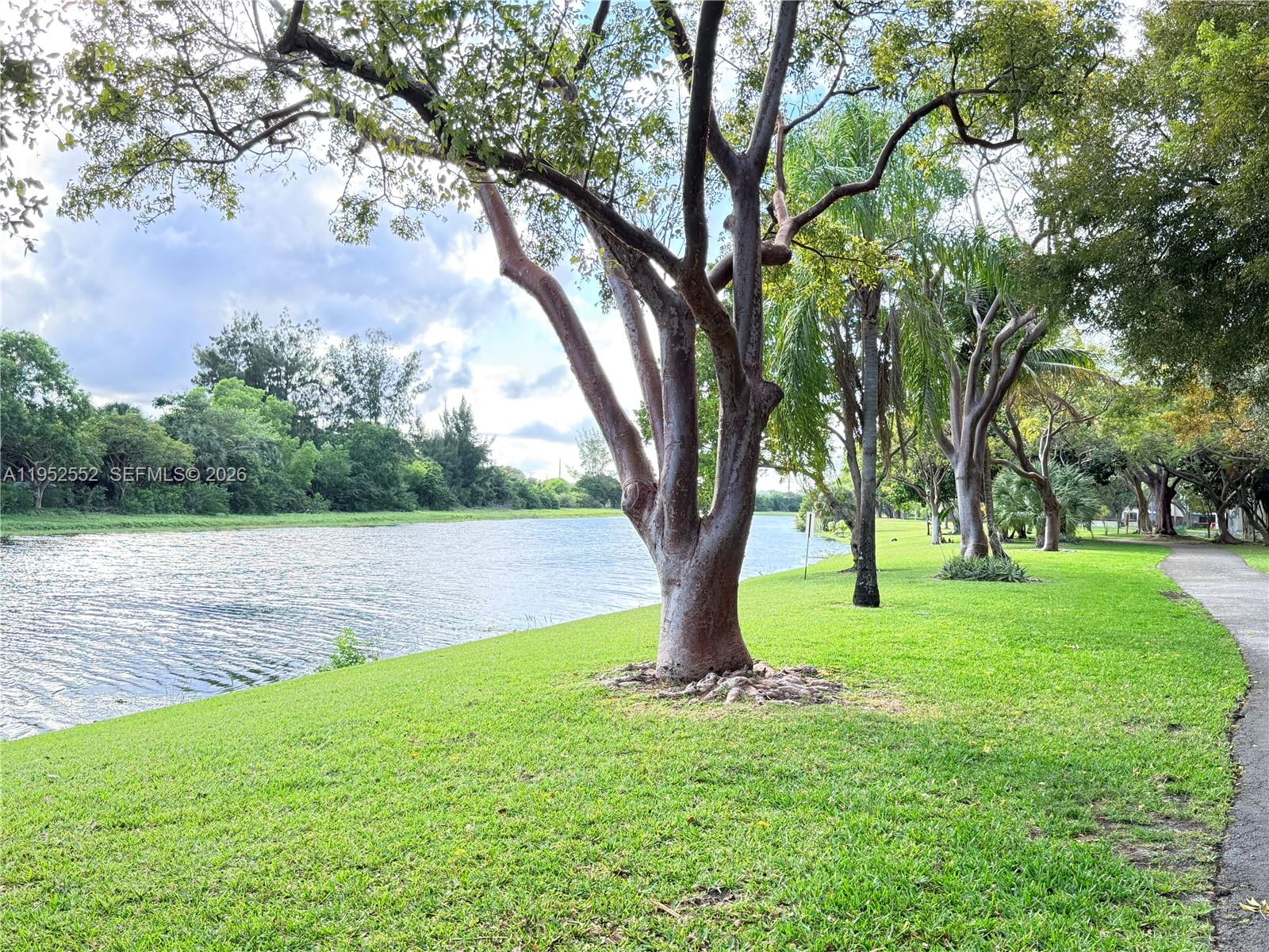 CYPRESS BEND CONDOMINIUM - Residential