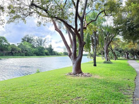 2206 S Cypress Bend Dr 508 Pompano Beach FL 33069