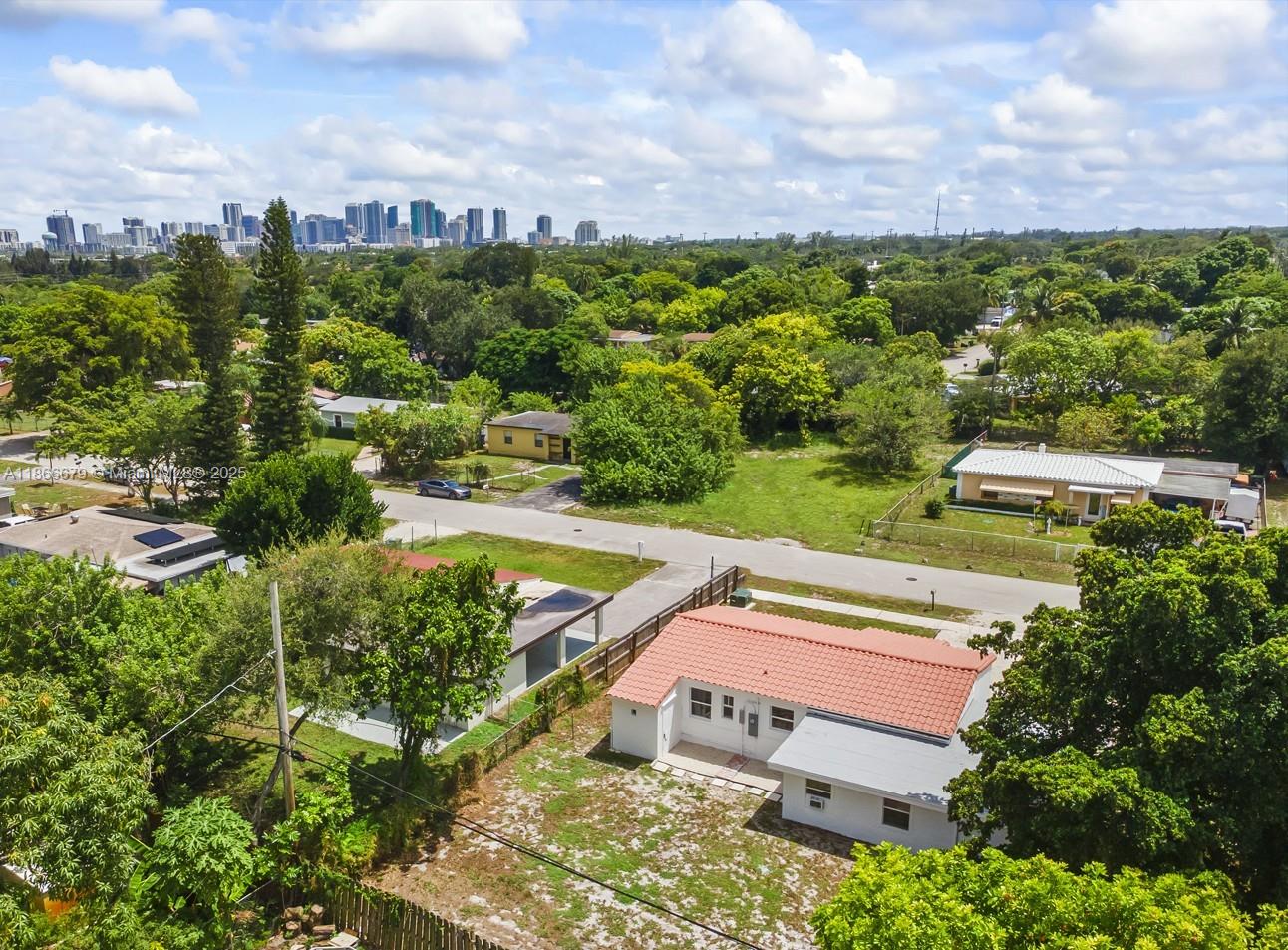 LAUDERDALE MANORS AMD PLA - Residential