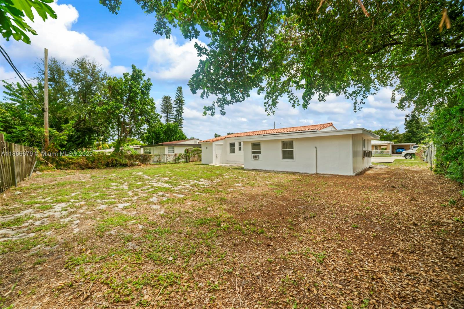 LAUDERDALE MANORS AMD PLA - Residential