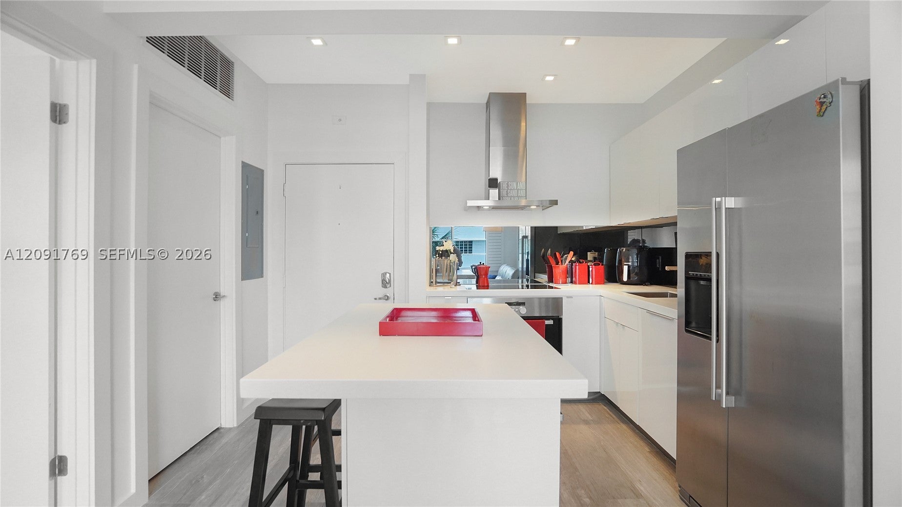 1460 Ocean Dr 407