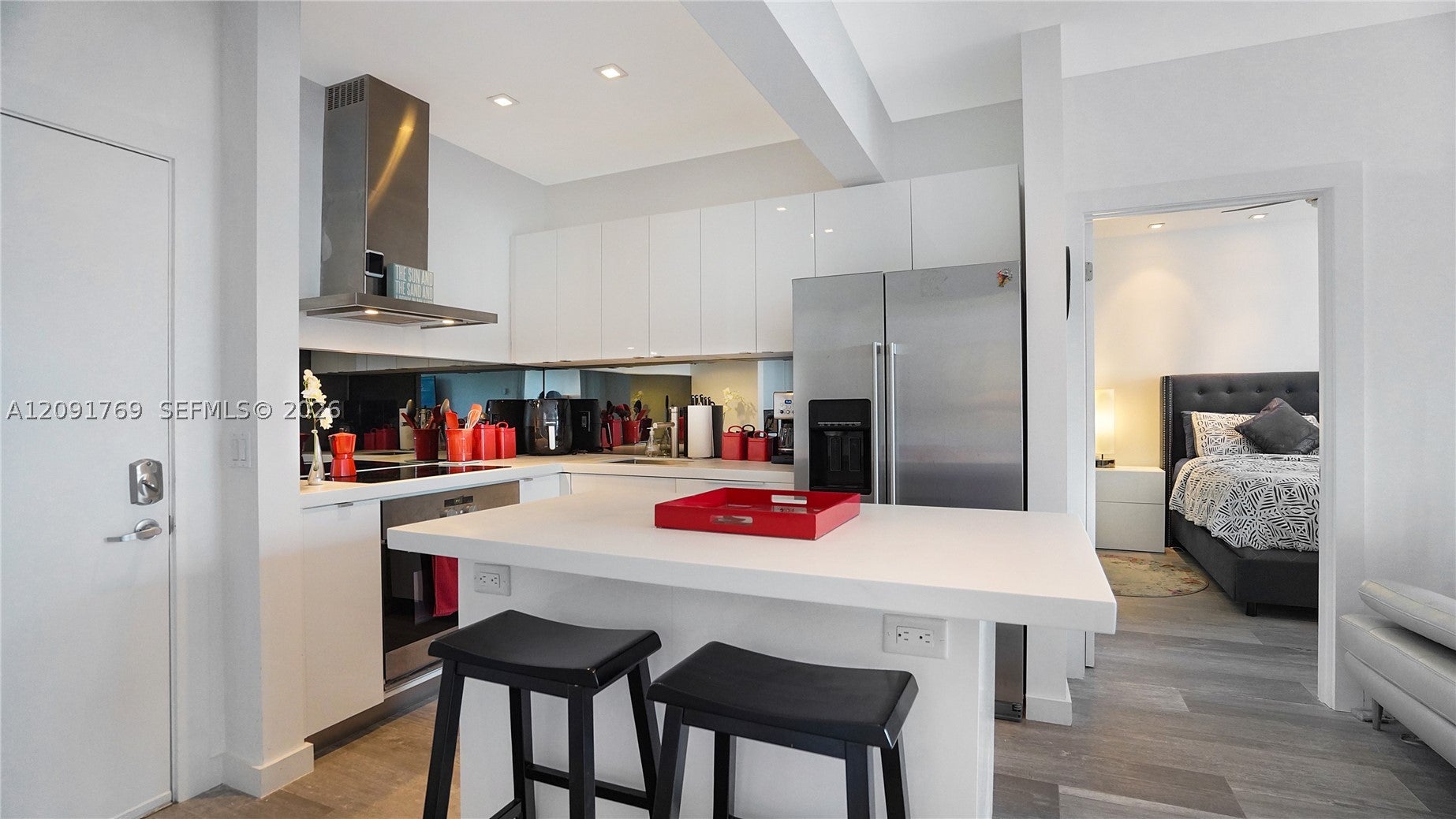 1460 Ocean Dr 407