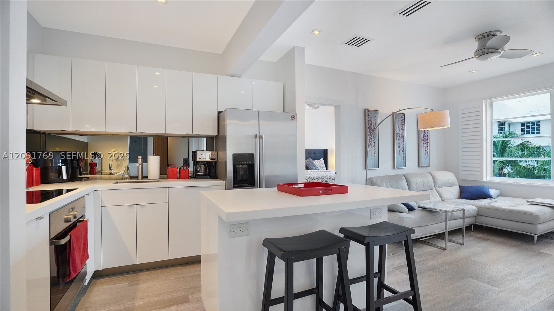 1460 Ocean Dr 407