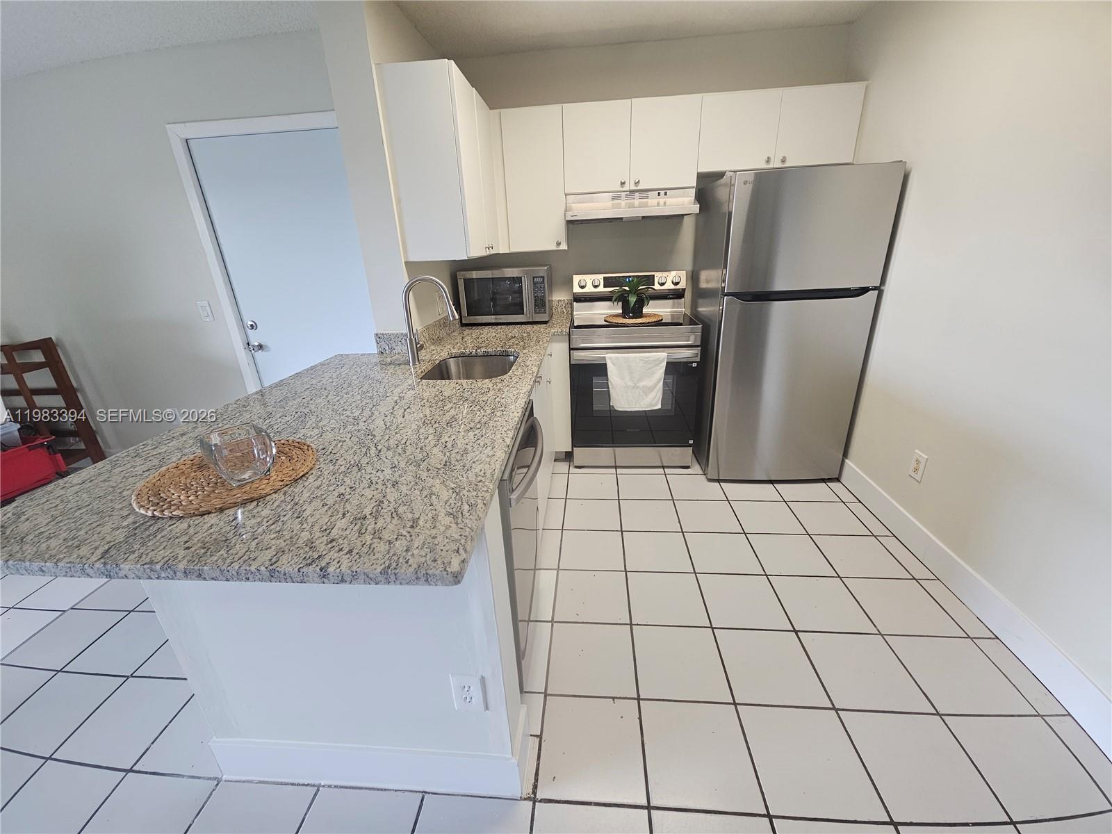 LAKEVIEW AT THE HAMMOCKS - Residential Lease