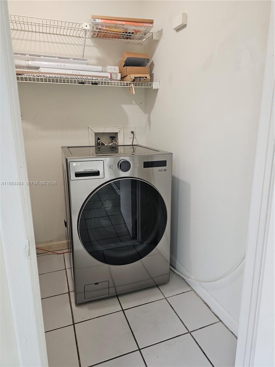 LAKEVIEW AT THE HAMMOCKS - Residential Lease