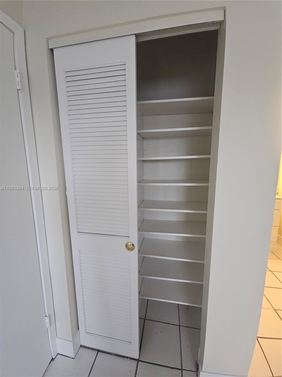 LAKEVIEW AT THE HAMMOCKS - Residential Lease