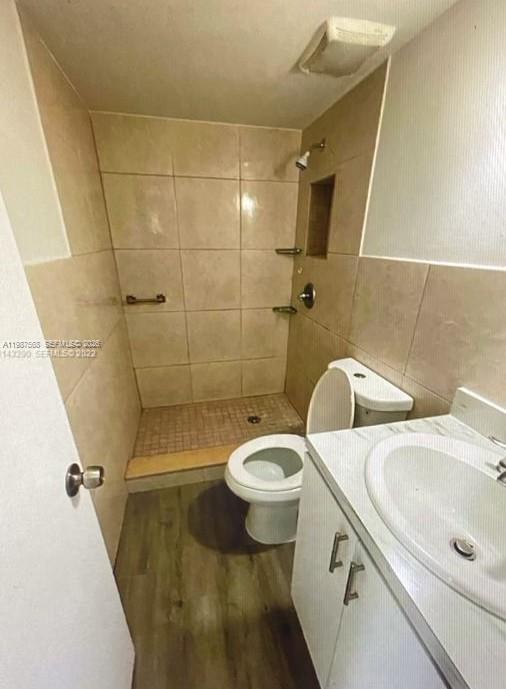 ENGLEWOOD - Residential Lease