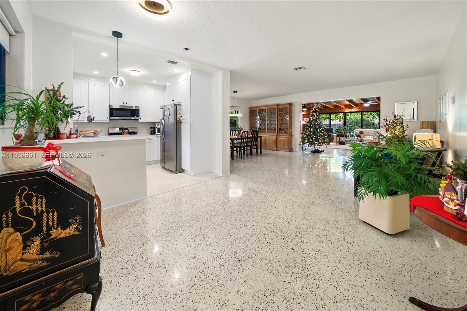 TREASURE ISLAND - Residential