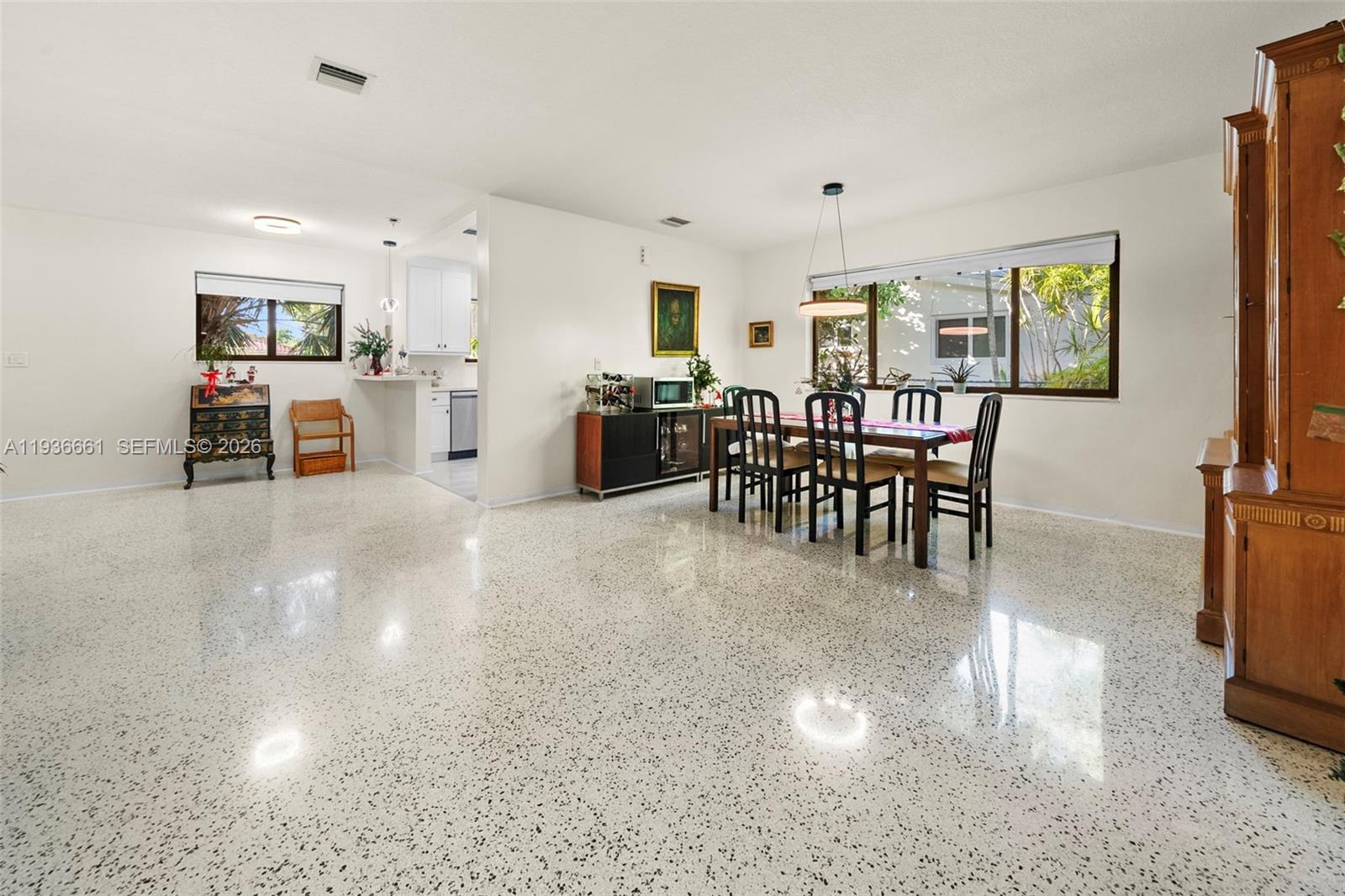 TREASURE ISLAND - Residential