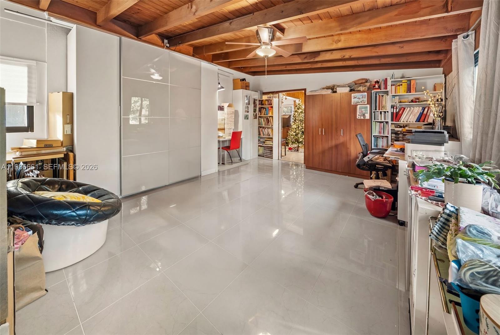 TREASURE ISLAND - Residential