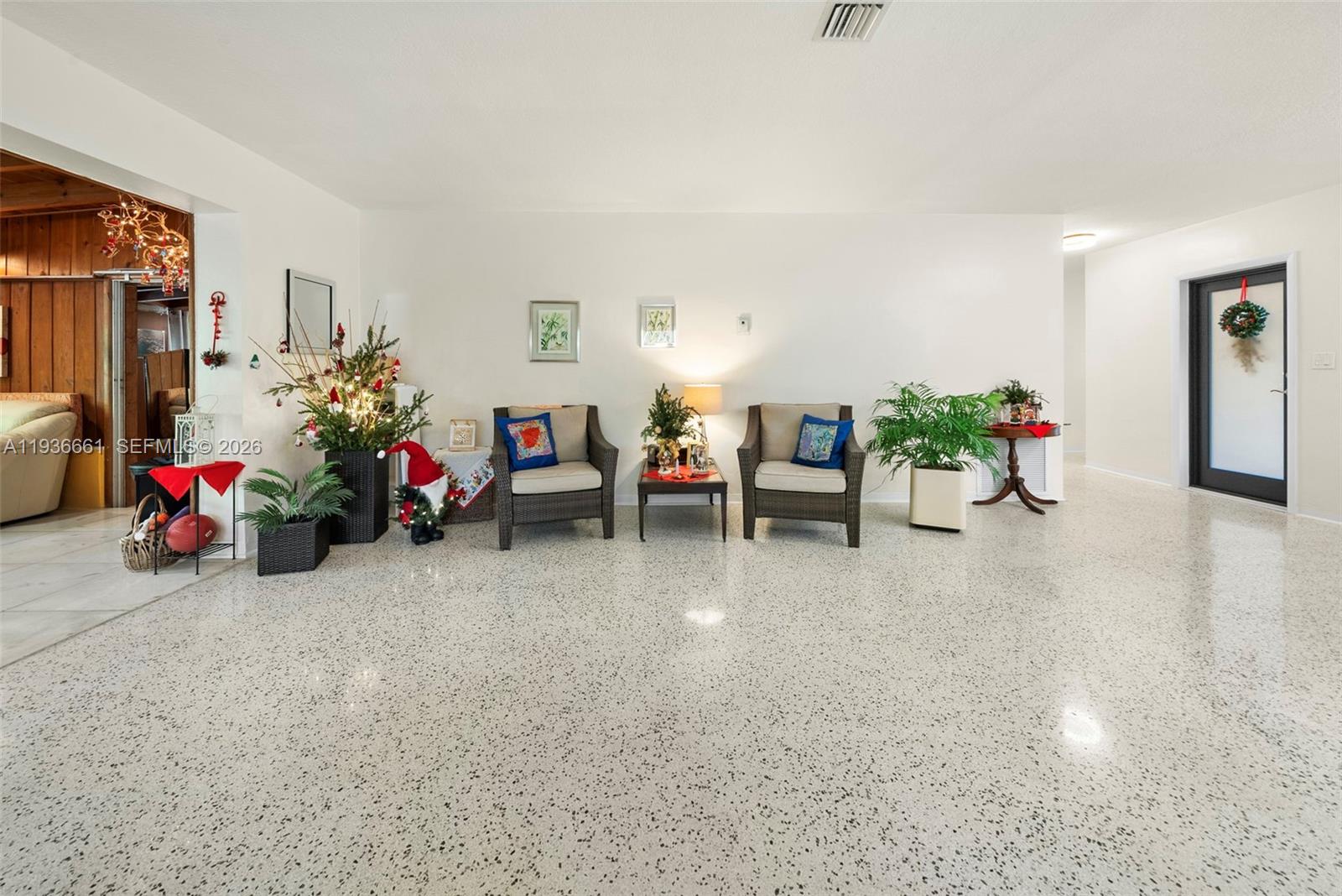 TREASURE ISLAND - Residential