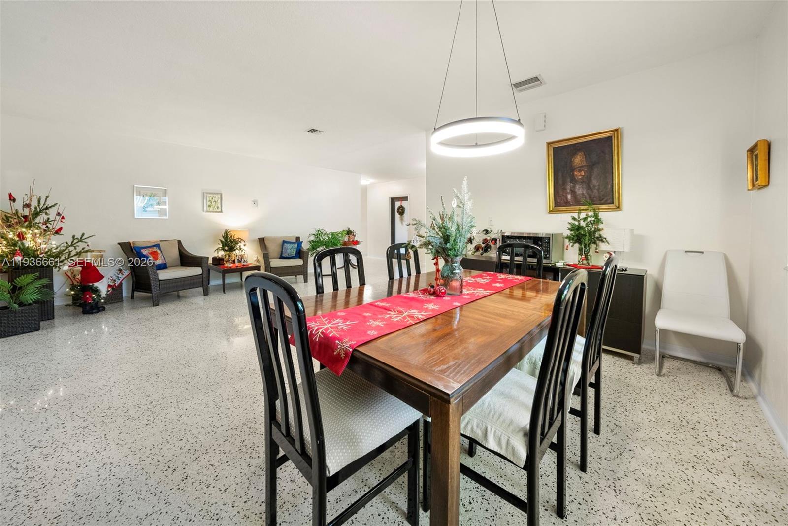 TREASURE ISLAND - Residential