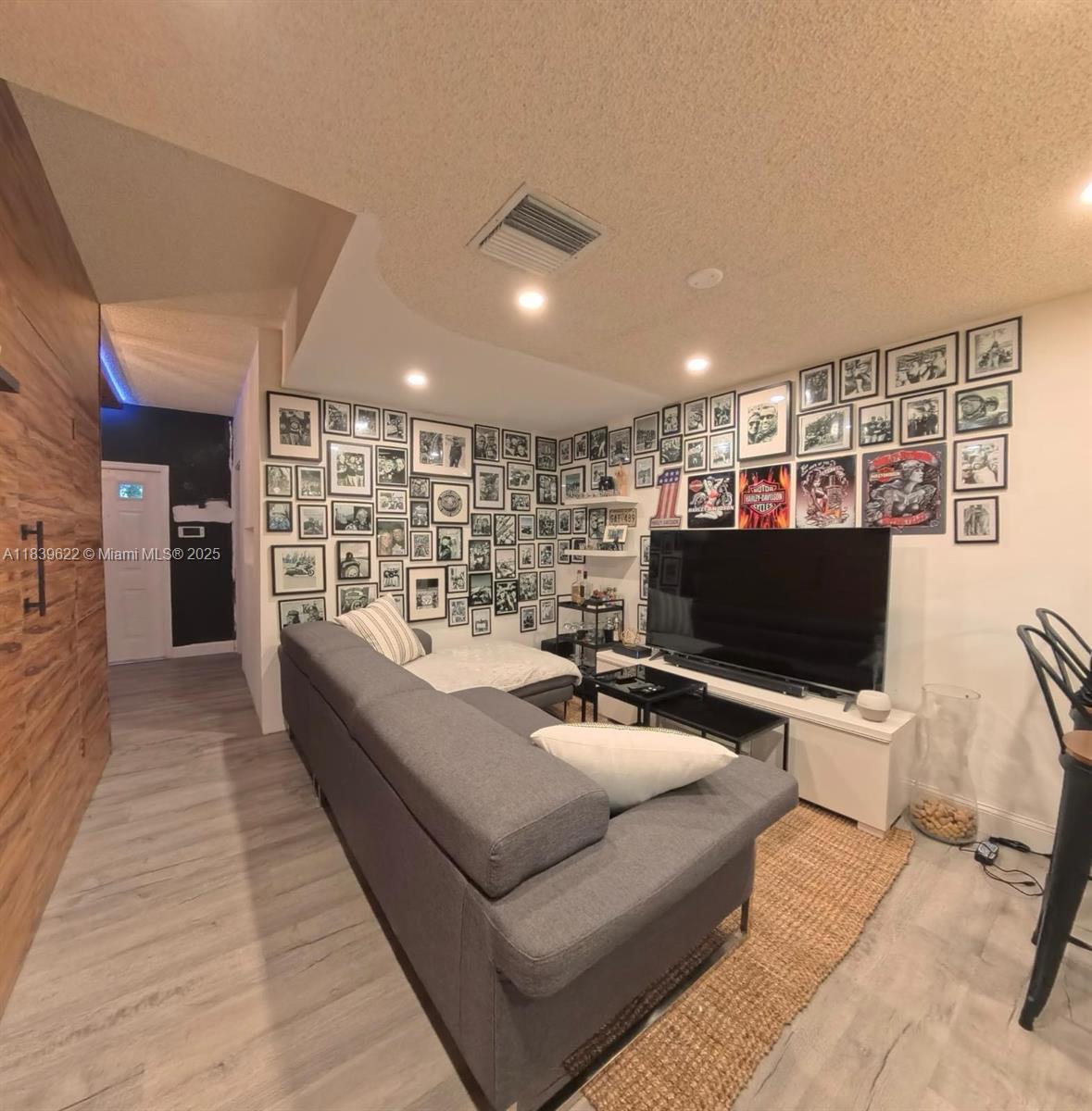 16652 Hemingway Dr