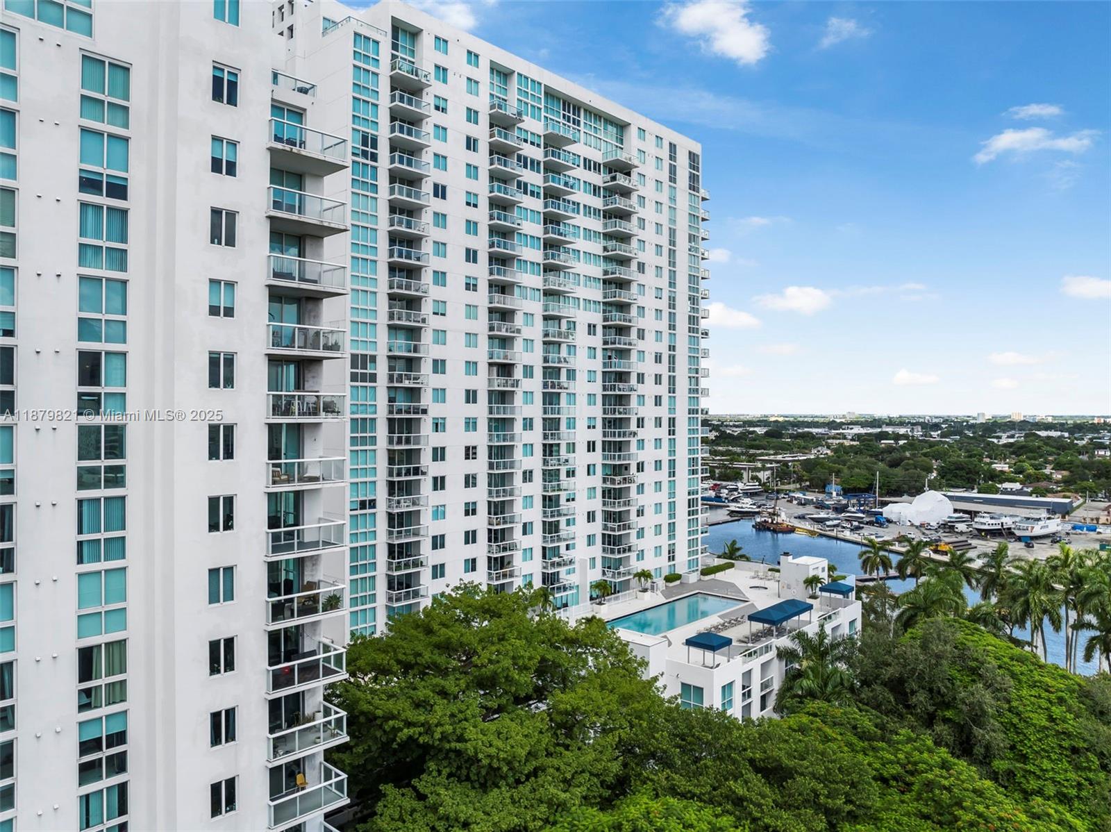 TERRAZAS RIVERPARK VILLAG - Residential