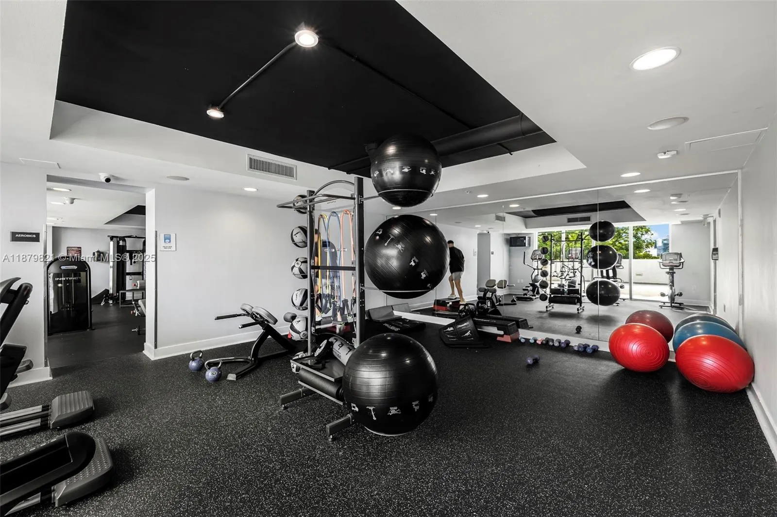 Miami, Florida 33125, United States, 2 Bedrooms Bedrooms, ,2 BathroomsBathrooms,Residential,Active,211860