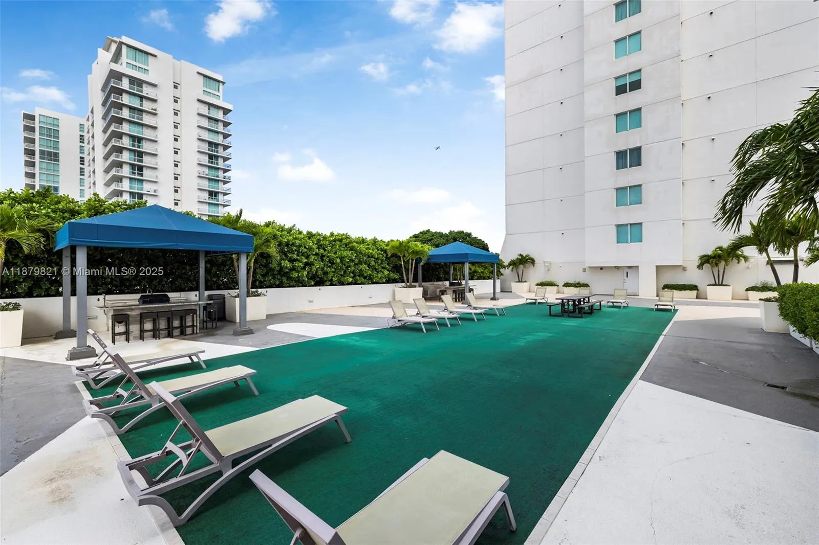 Miami, Florida 33125, United States, 2 Bedrooms Bedrooms, ,2 BathroomsBathrooms,Residential,Active,211860