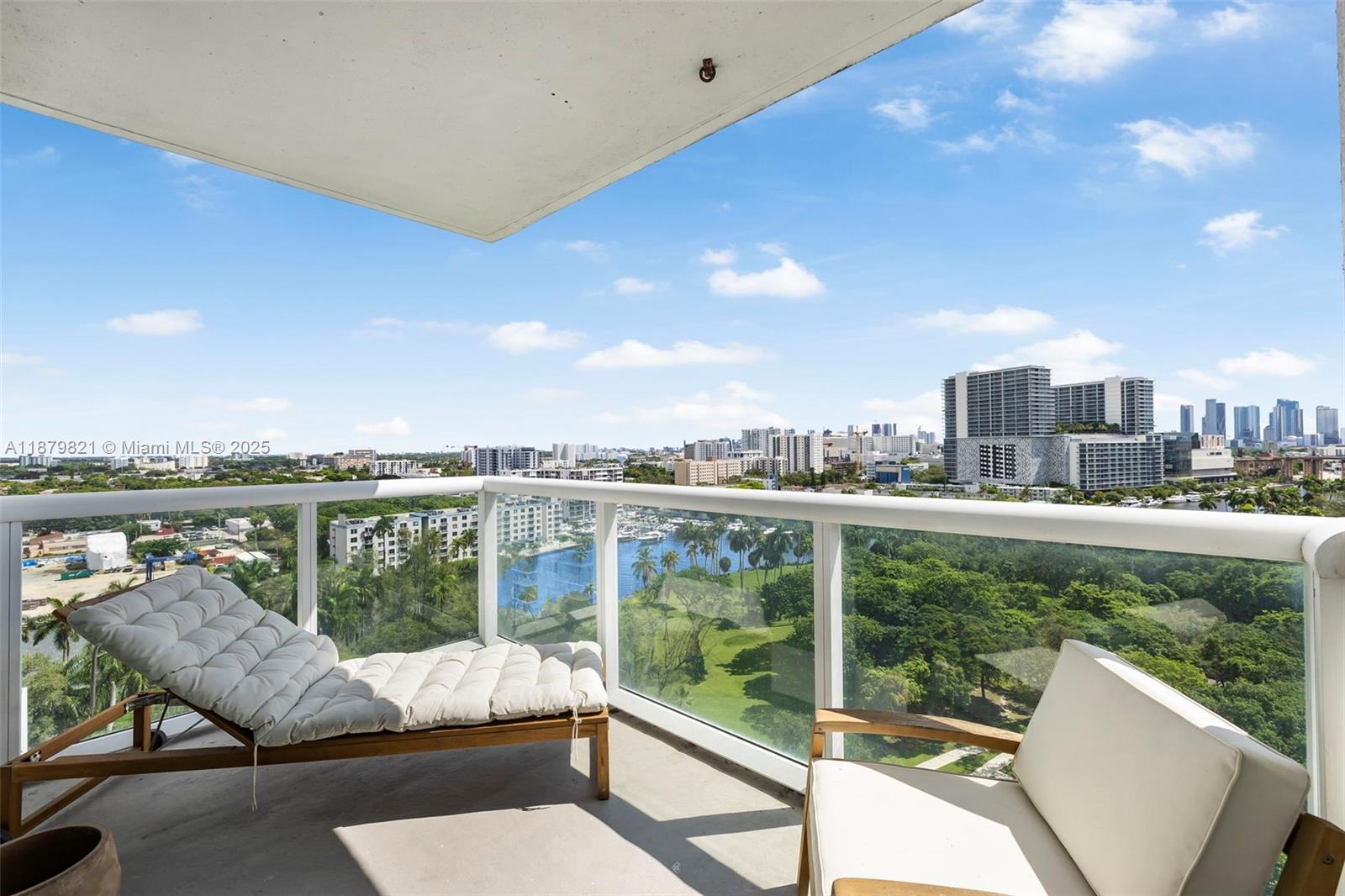 TERRAZAS RIVERPARK VILLAG - Residential