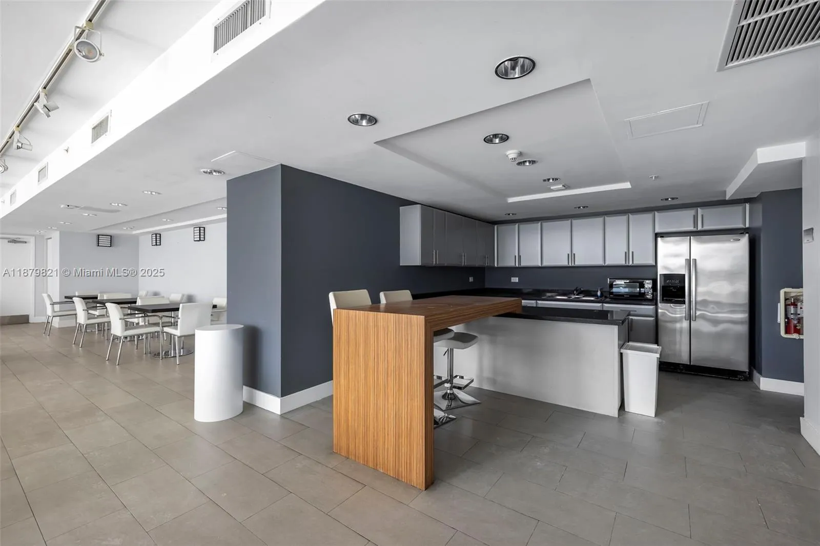 Miami, Florida 33125, United States, 2 Bedrooms Bedrooms, ,2 BathroomsBathrooms,Residential,Active,211860