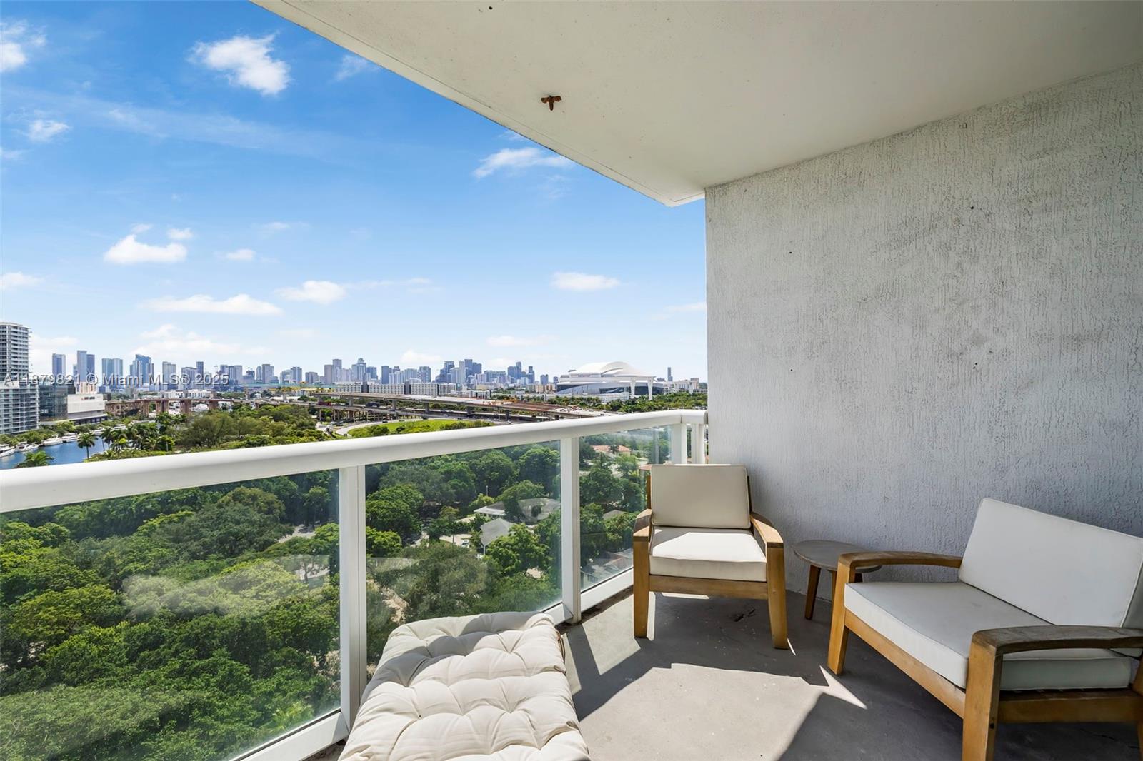 TERRAZAS RIVERPARK VILLAG - Residential