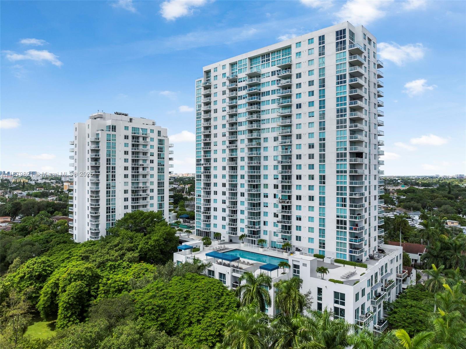 TERRAZAS RIVERPARK VILLAG - Residential