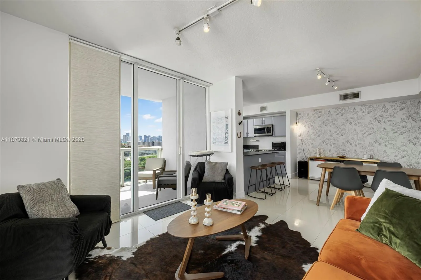 Miami, Florida 33125, United States, 2 Bedrooms Bedrooms, ,2 BathroomsBathrooms,Residential,Active,211860