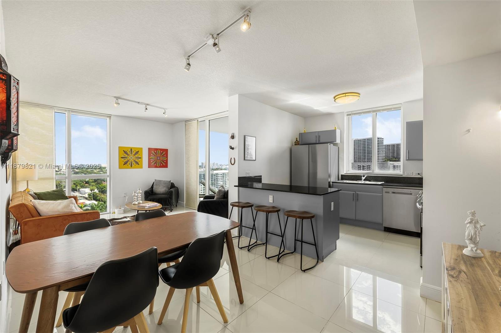 TERRAZAS RIVERPARK VILLAG - Residential