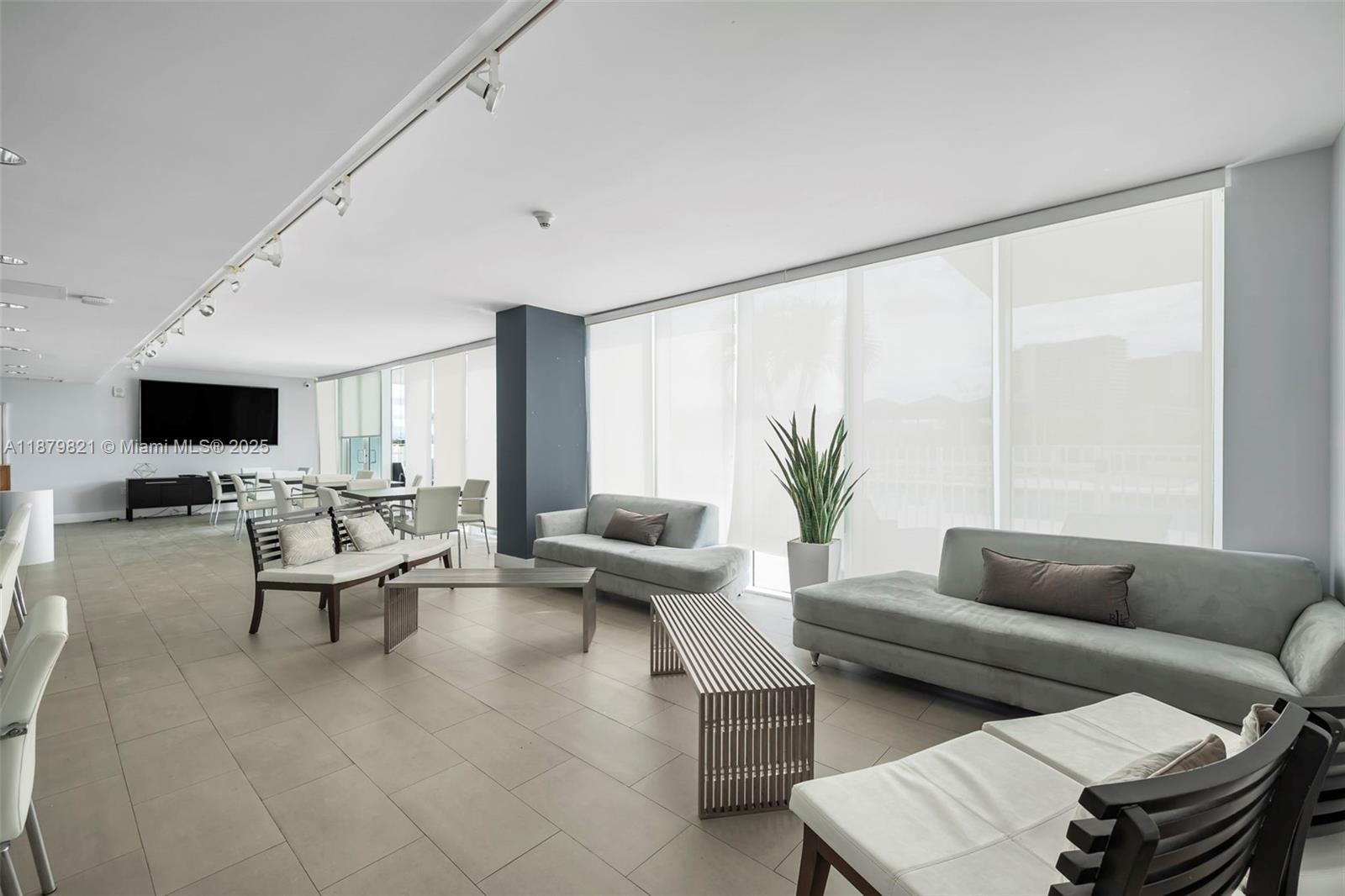 TERRAZAS RIVERPARK VILLAG - Residential