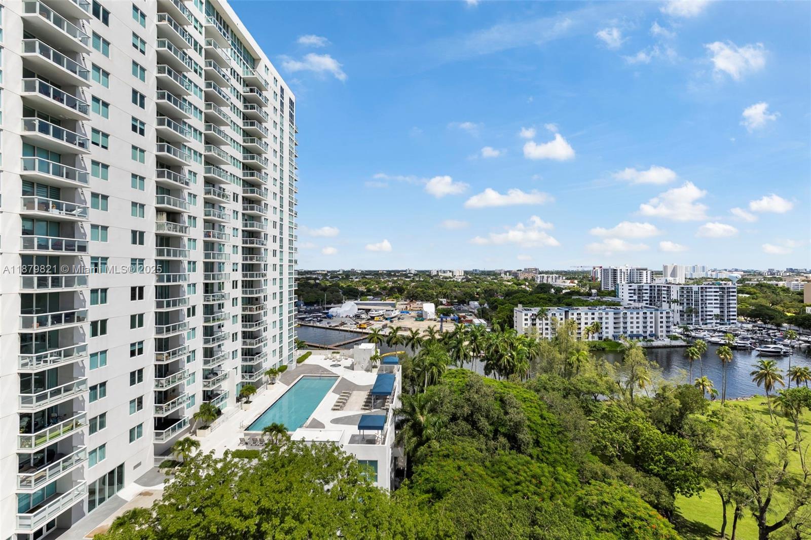 TERRAZAS RIVERPARK VILLAG - Residential