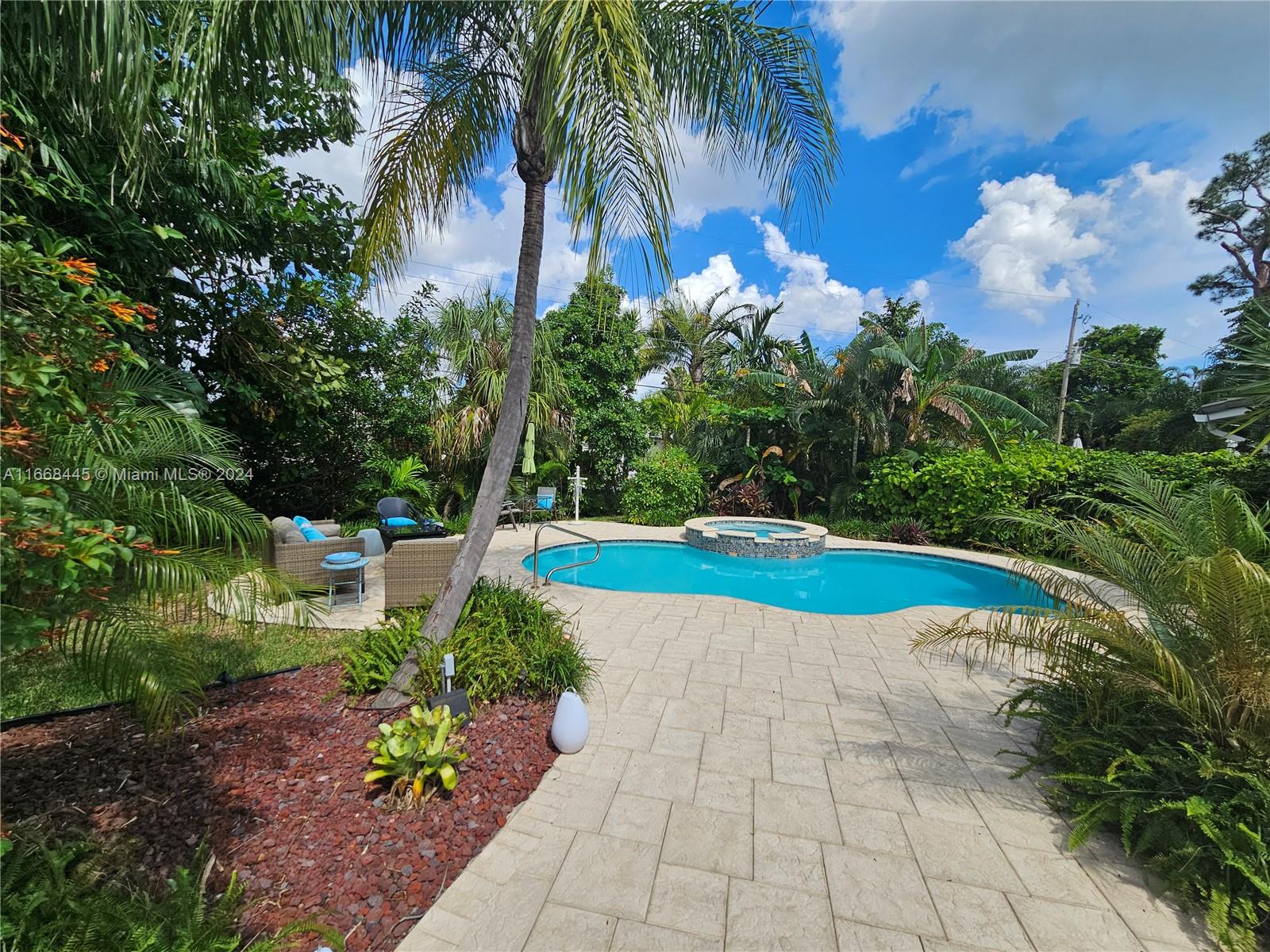 OAKLAND PARK SECOND ADD - Residential