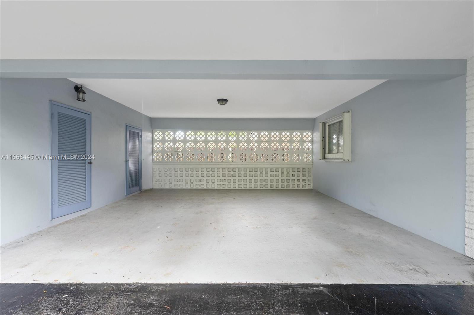 OAKLAND PARK SECOND ADD - Residential
