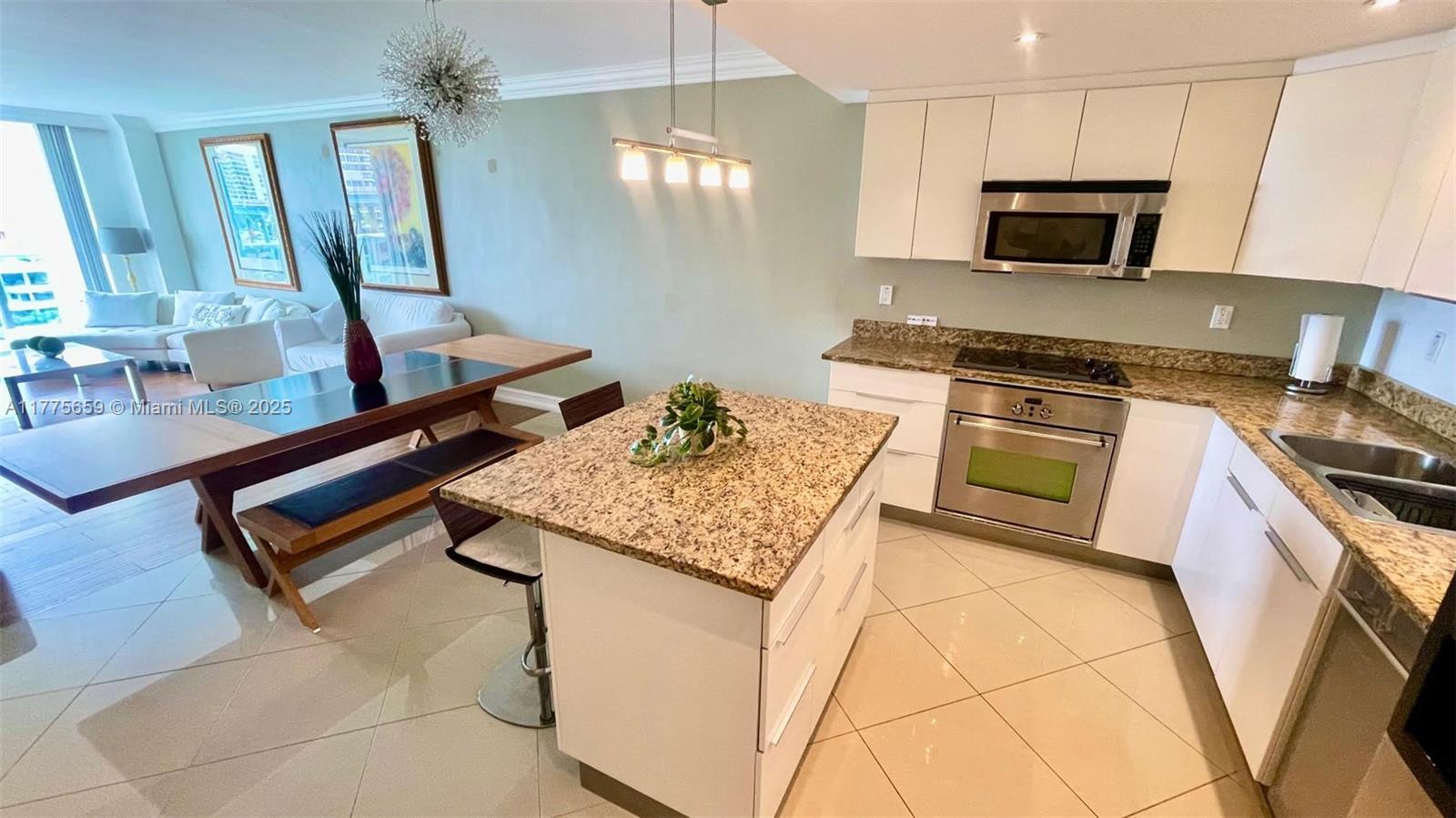 19390 Collins Ave 711, Sunny Isles Beach, Miami-Dade County, Florida - 1 Bedrooms  
1 Bathrooms - 