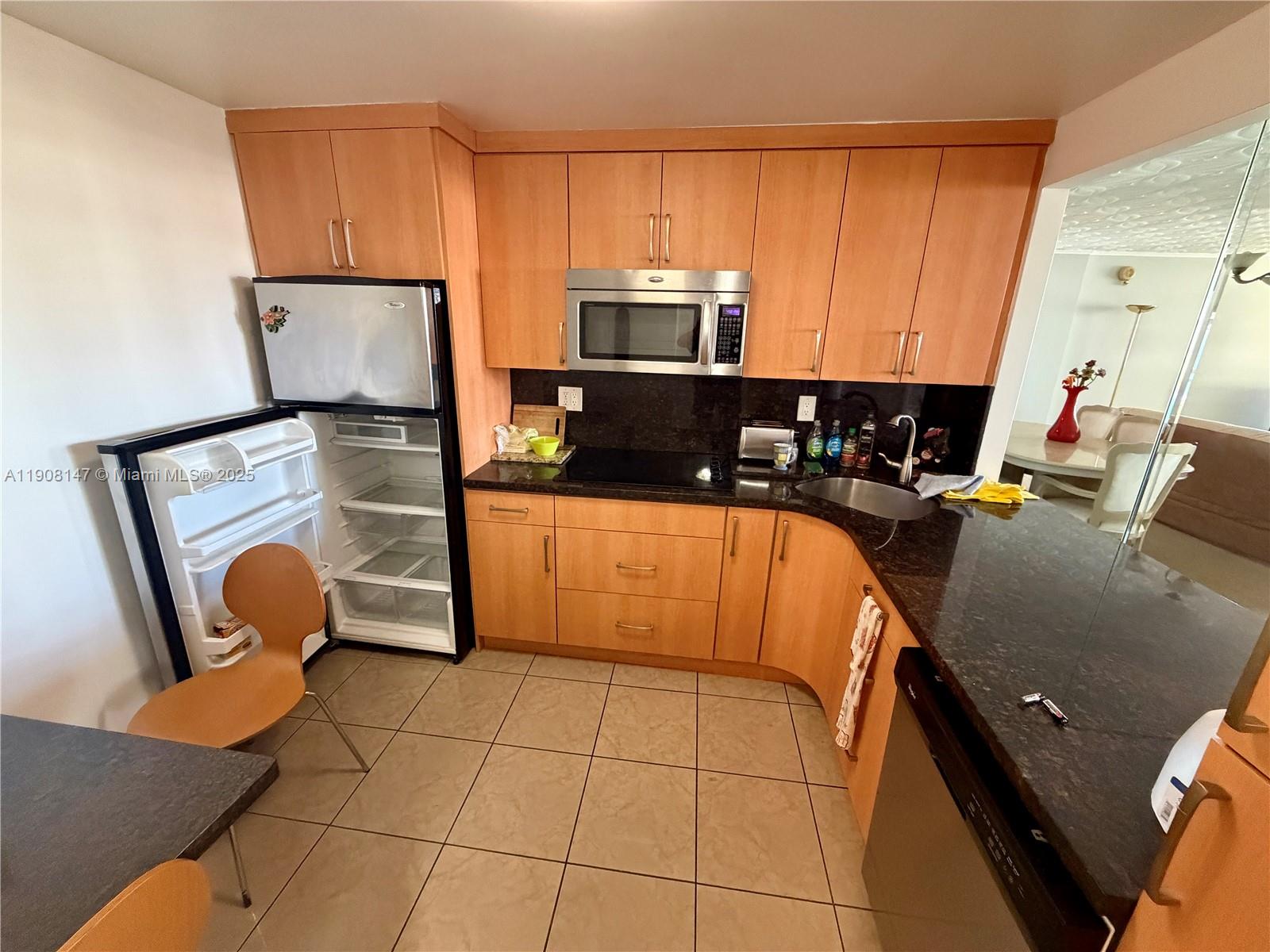 PLAZA TOWERS SOUTH CONDO - Residential Lease