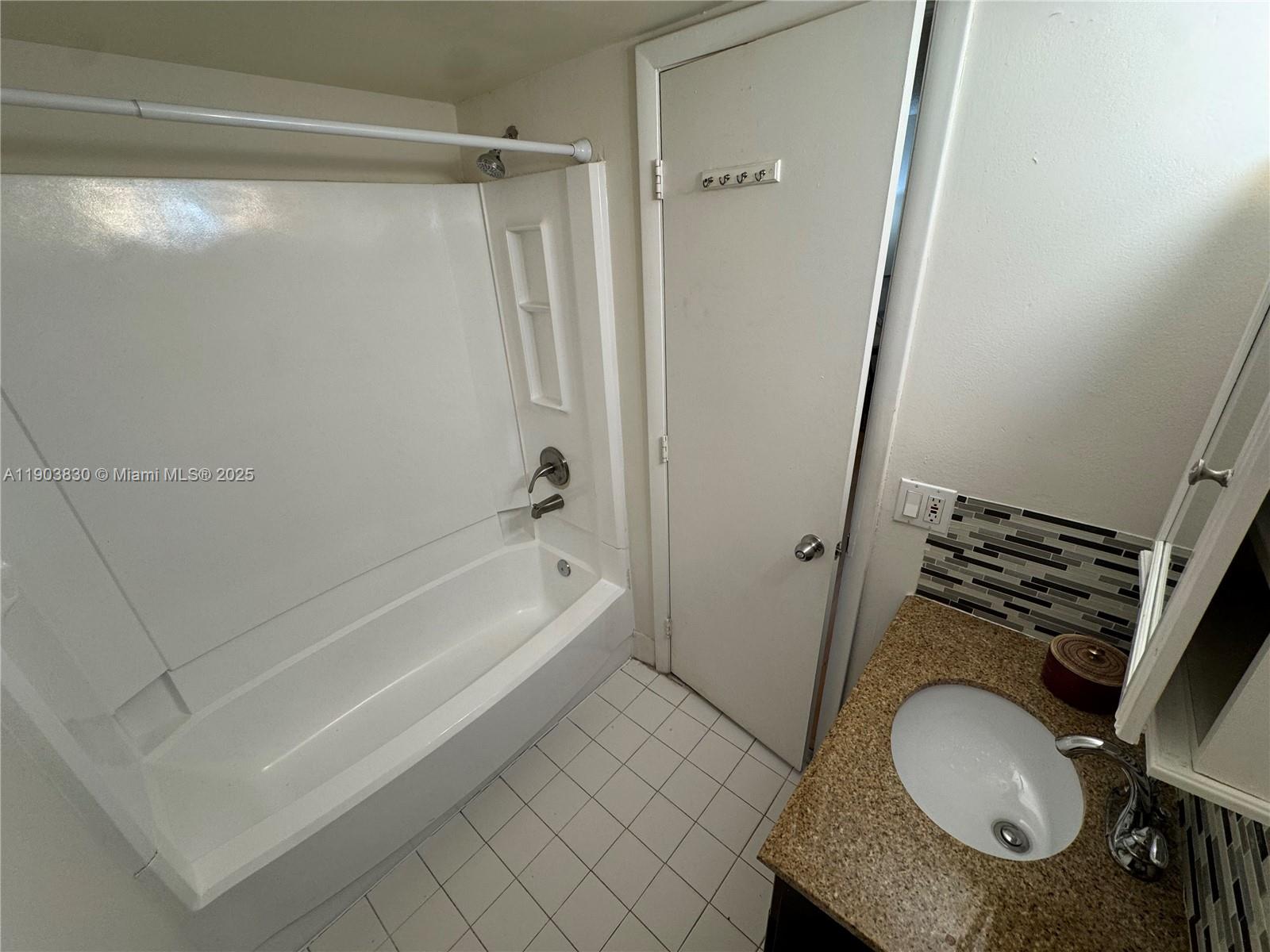 COURTYARDS AT DAVIE CONDO - Residential