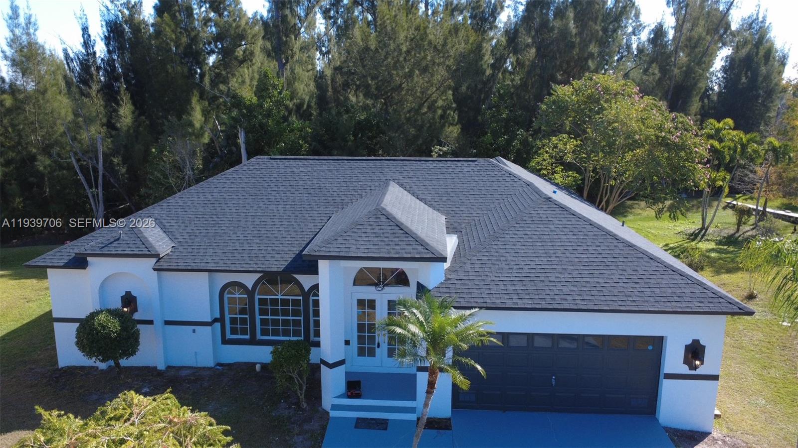 HAMPTON LAKES - Residential