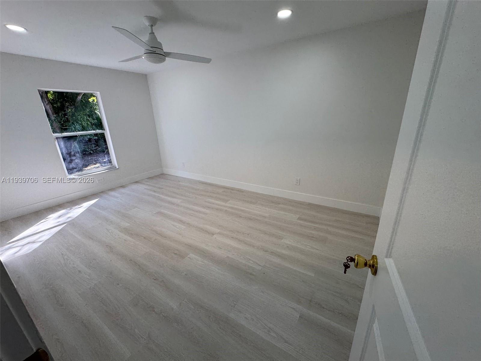 HAMPTON LAKES - Residential