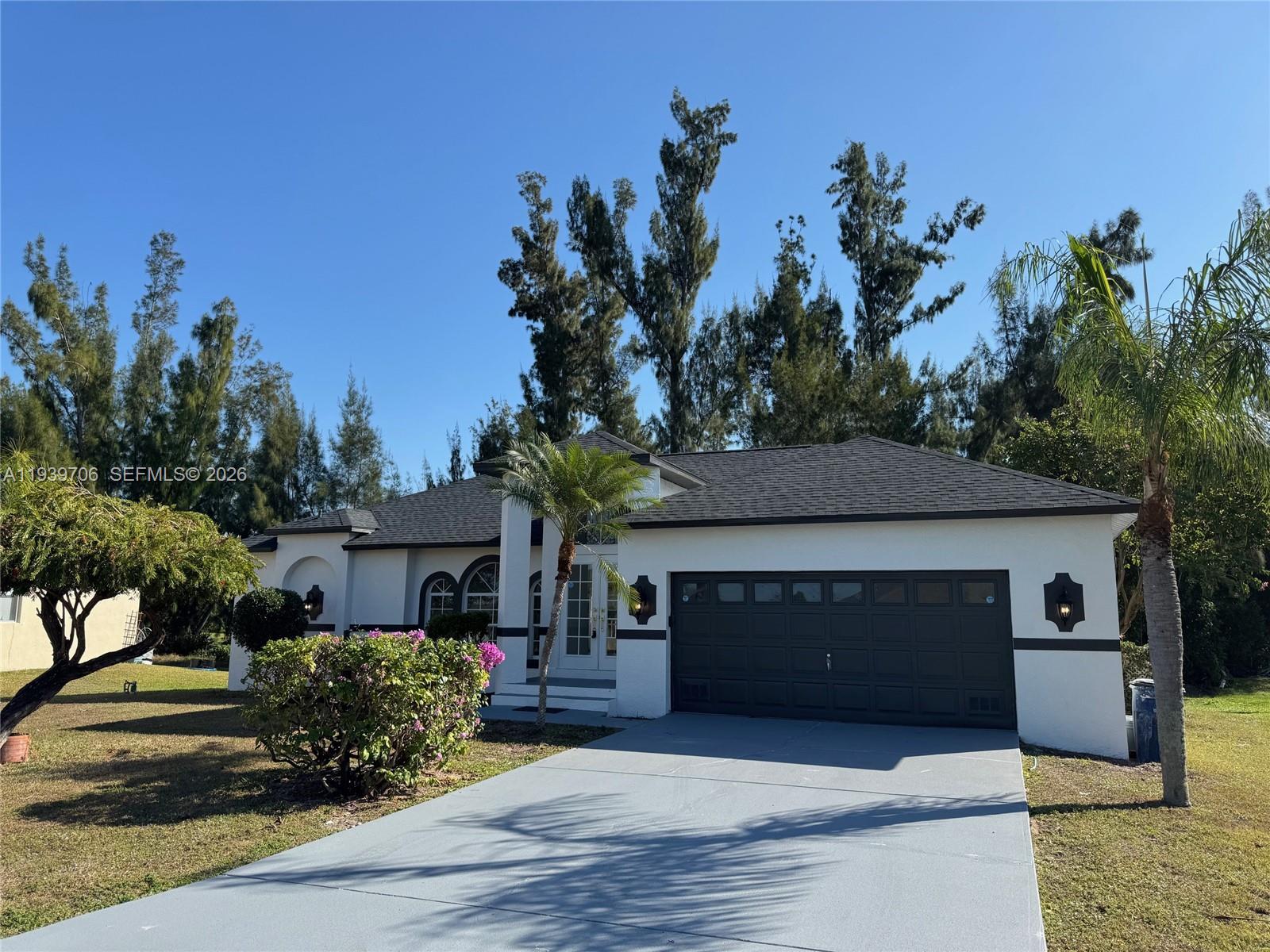 HAMPTON LAKES - Residential