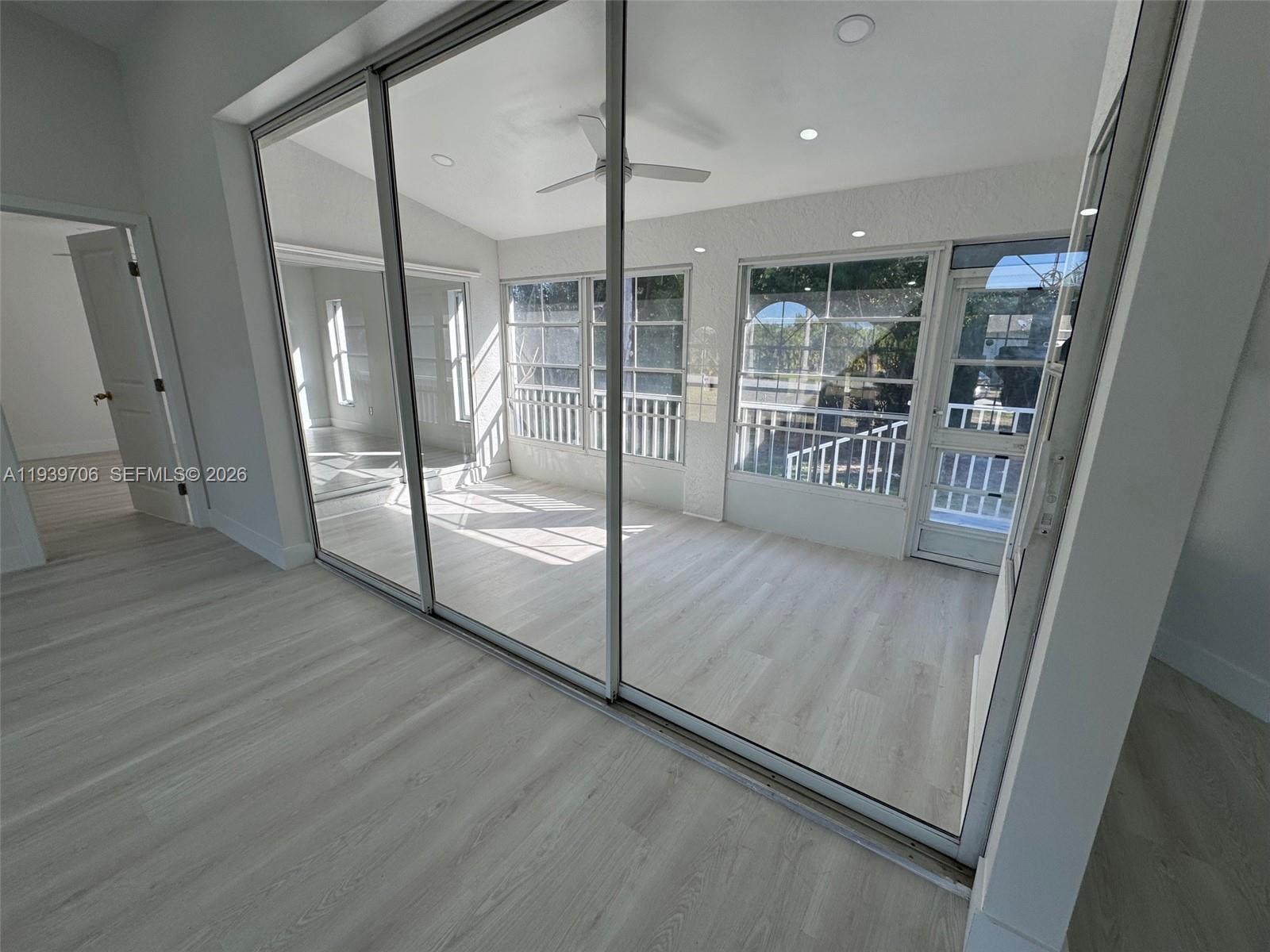 HAMPTON LAKES - Residential