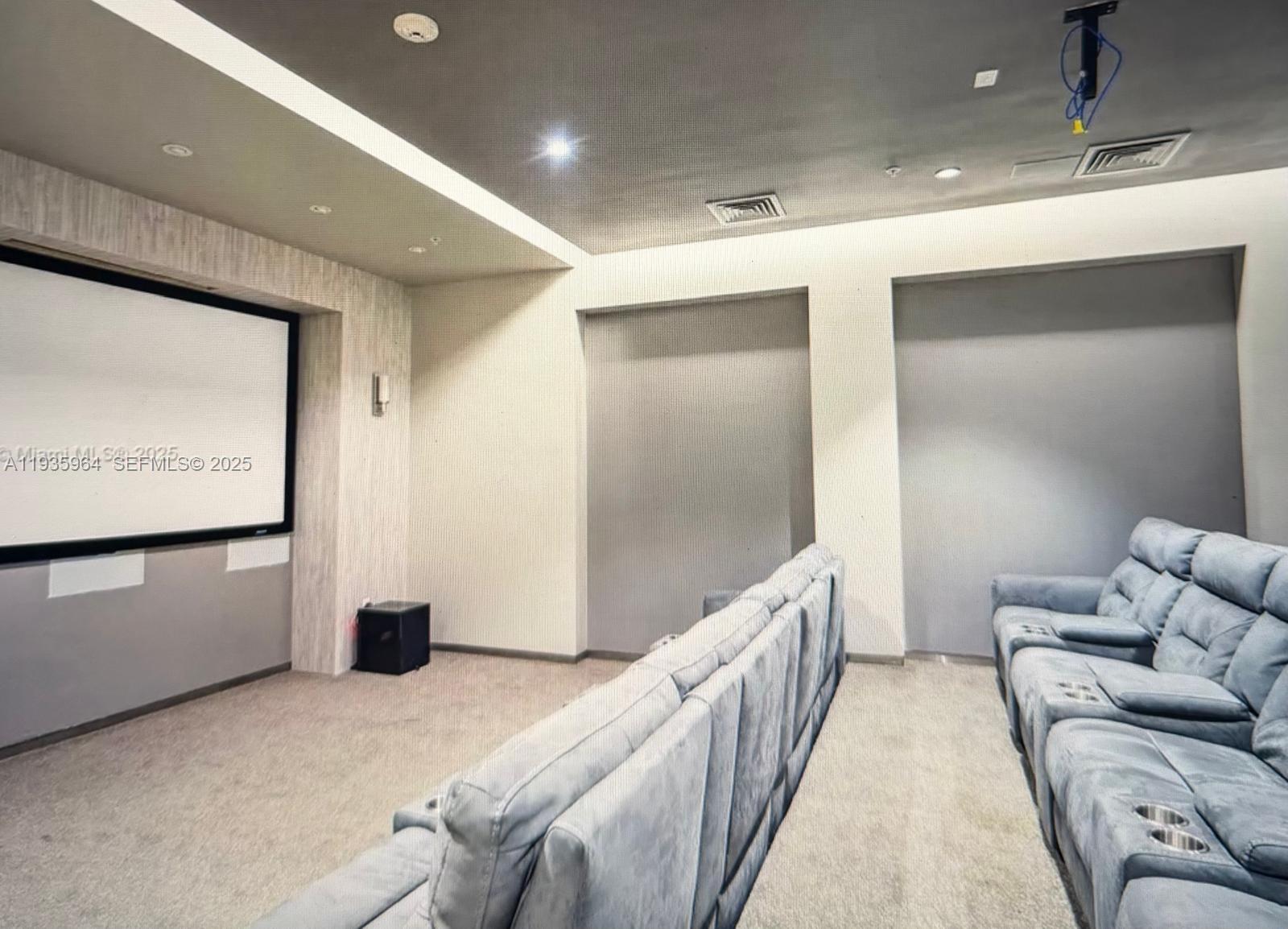 HARBOUR HOUSE - Residential