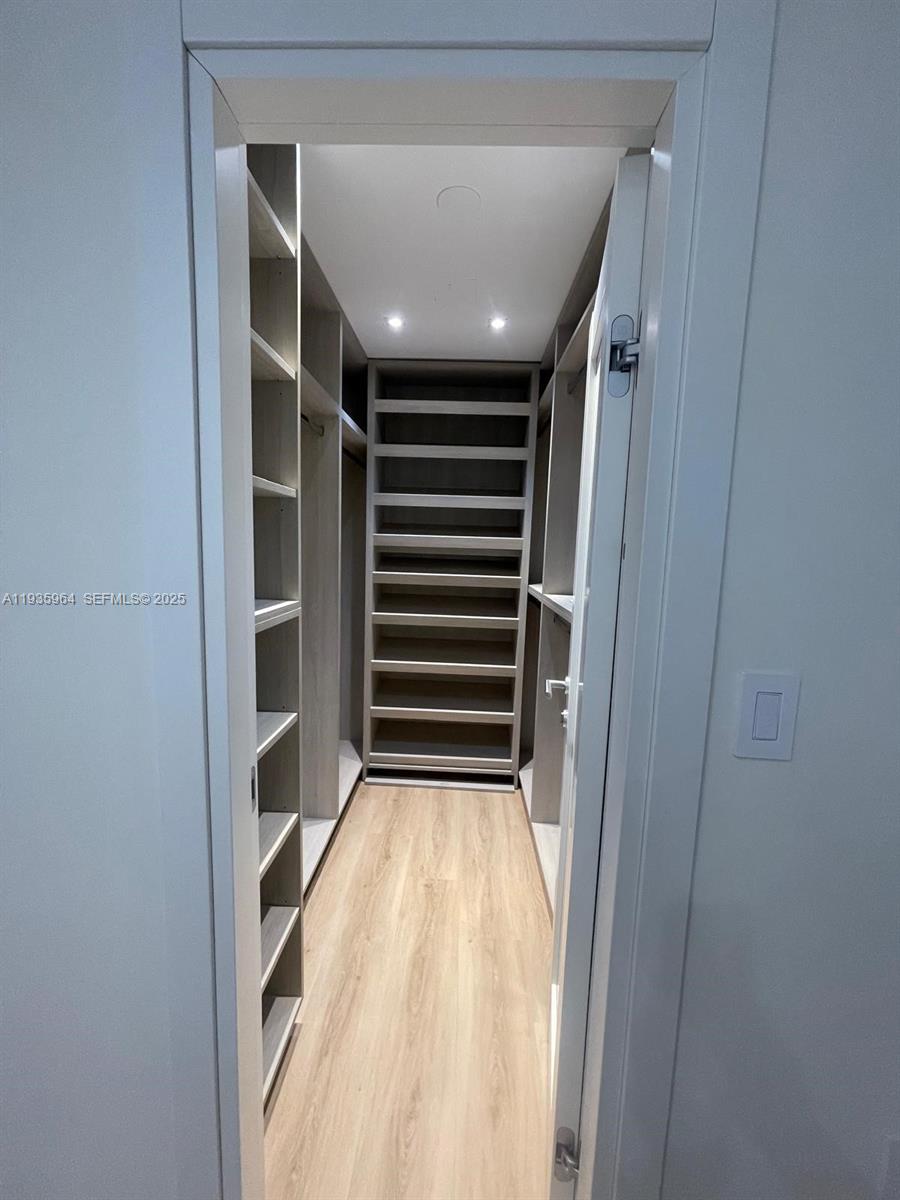 HARBOUR HOUSE - Residential