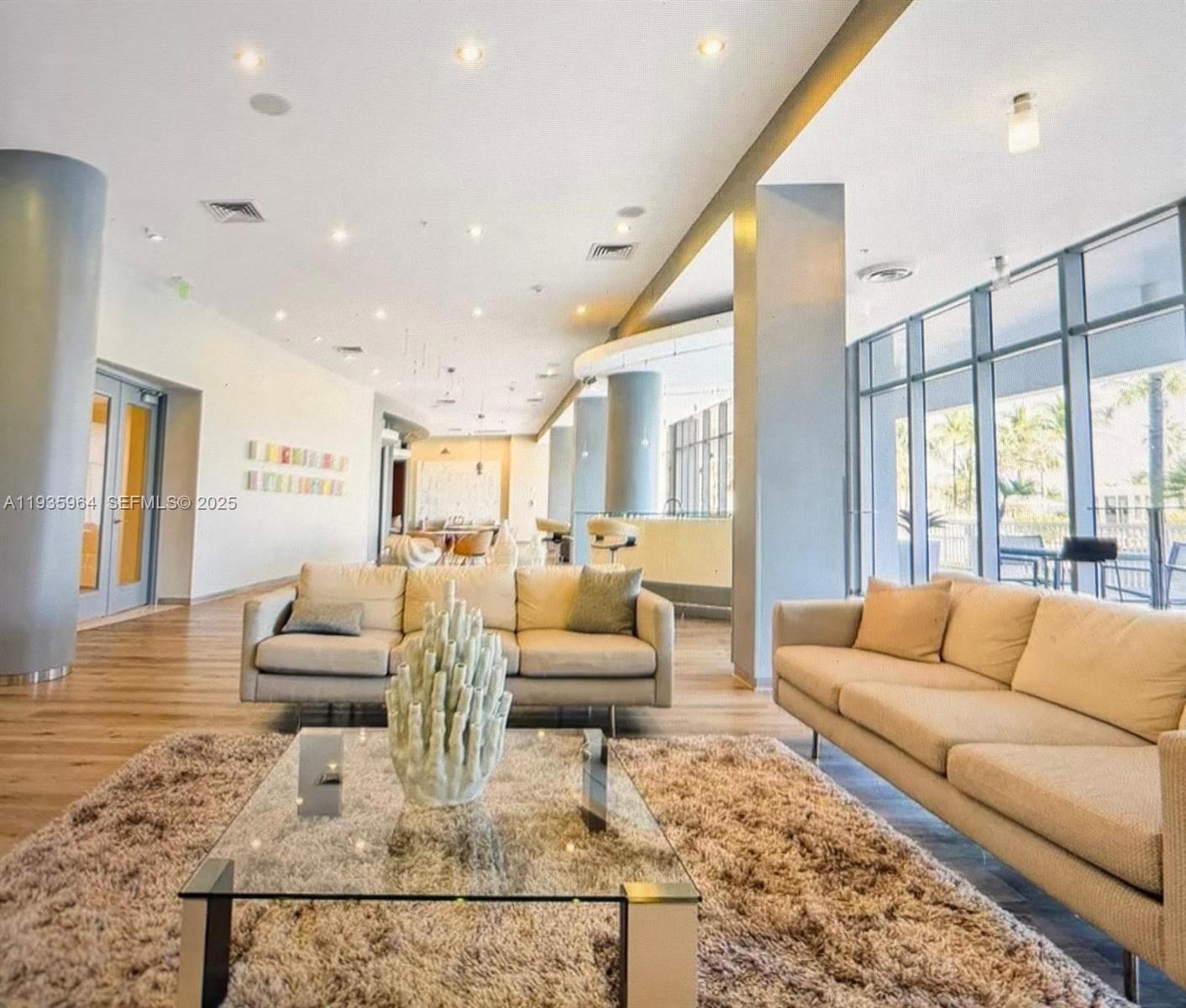 HARBOUR HOUSE - Residential