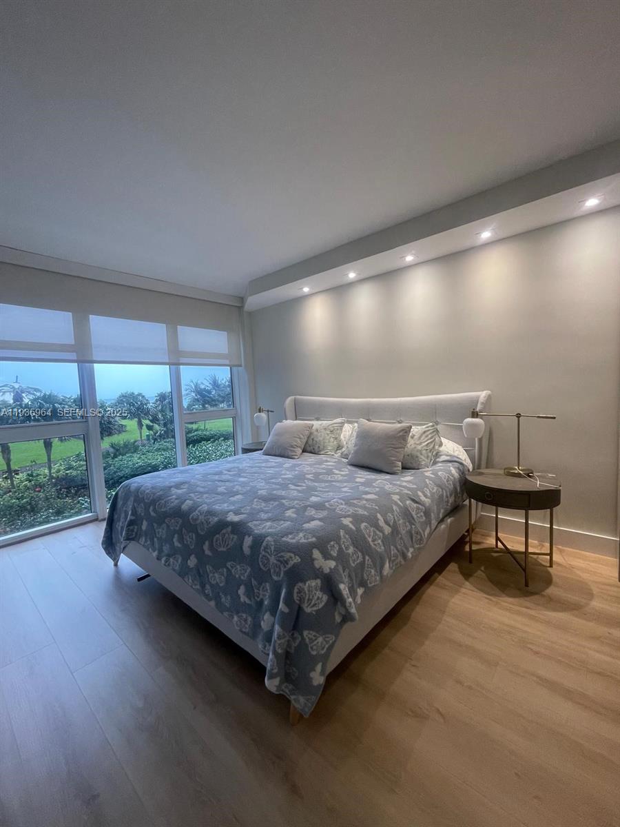 HARBOUR HOUSE - Residential