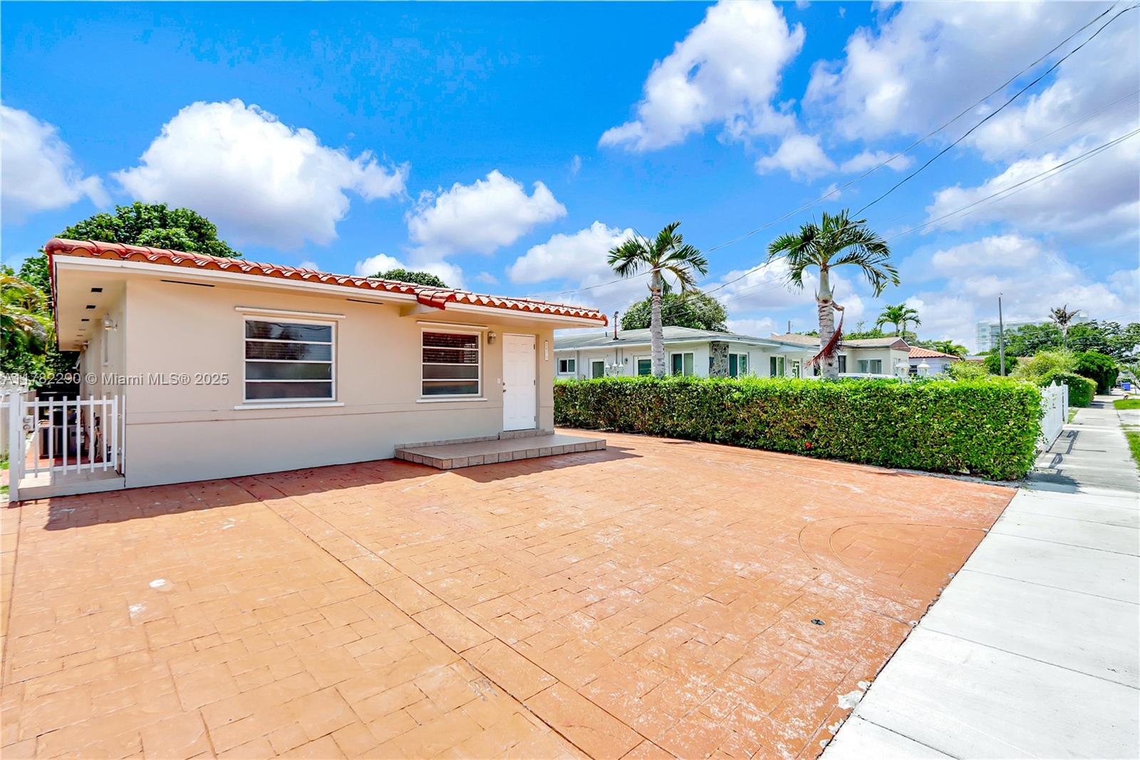 2474 Sw 17 St Front, Miami, Broward County, Florida - 2 Bedrooms  
1 Bathrooms - 