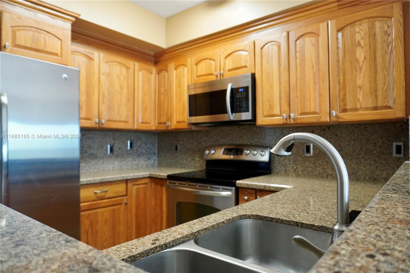 PARADISE POINTE CONDO - Residential Lease