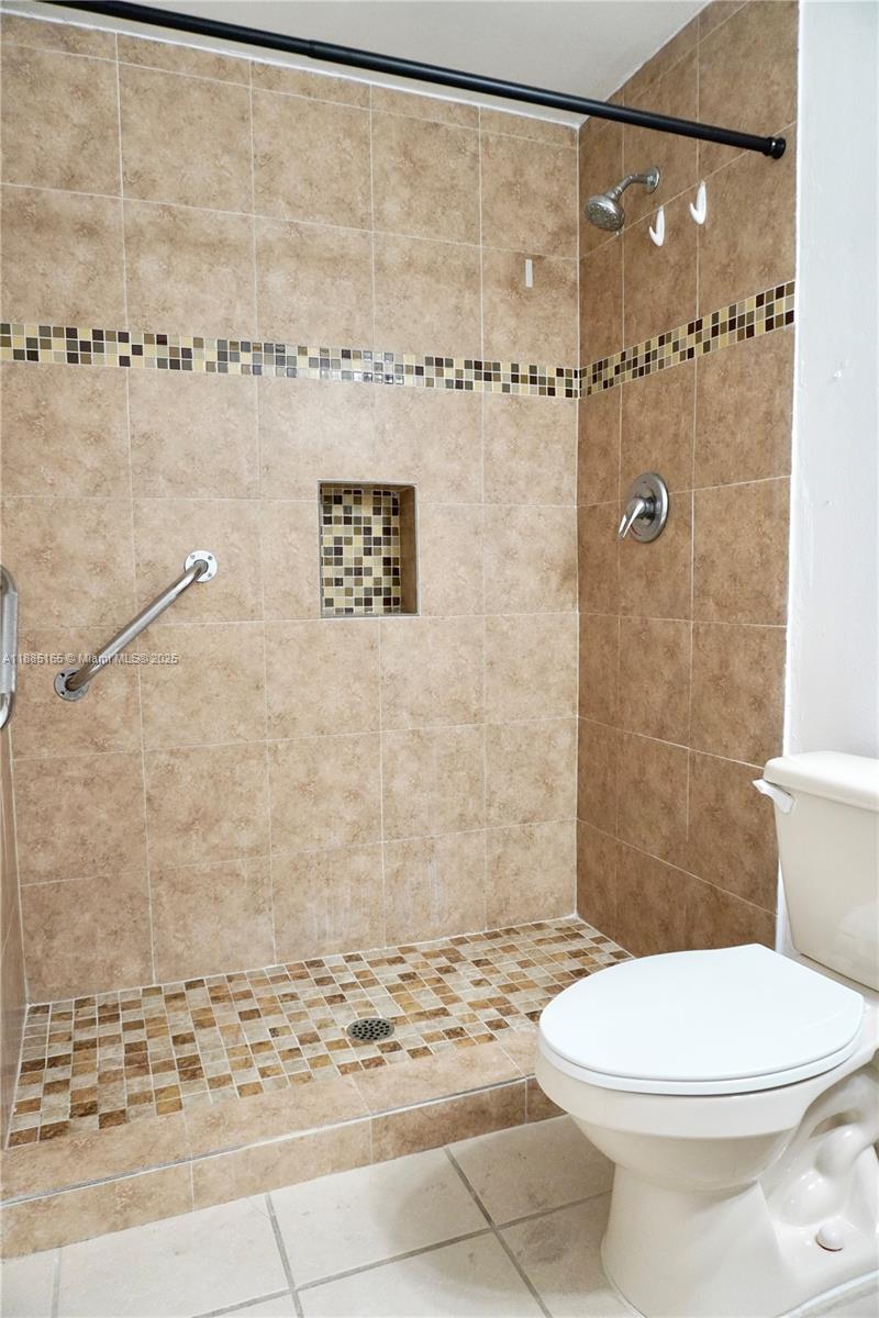 PARADISE POINTE CONDO - Residential Lease