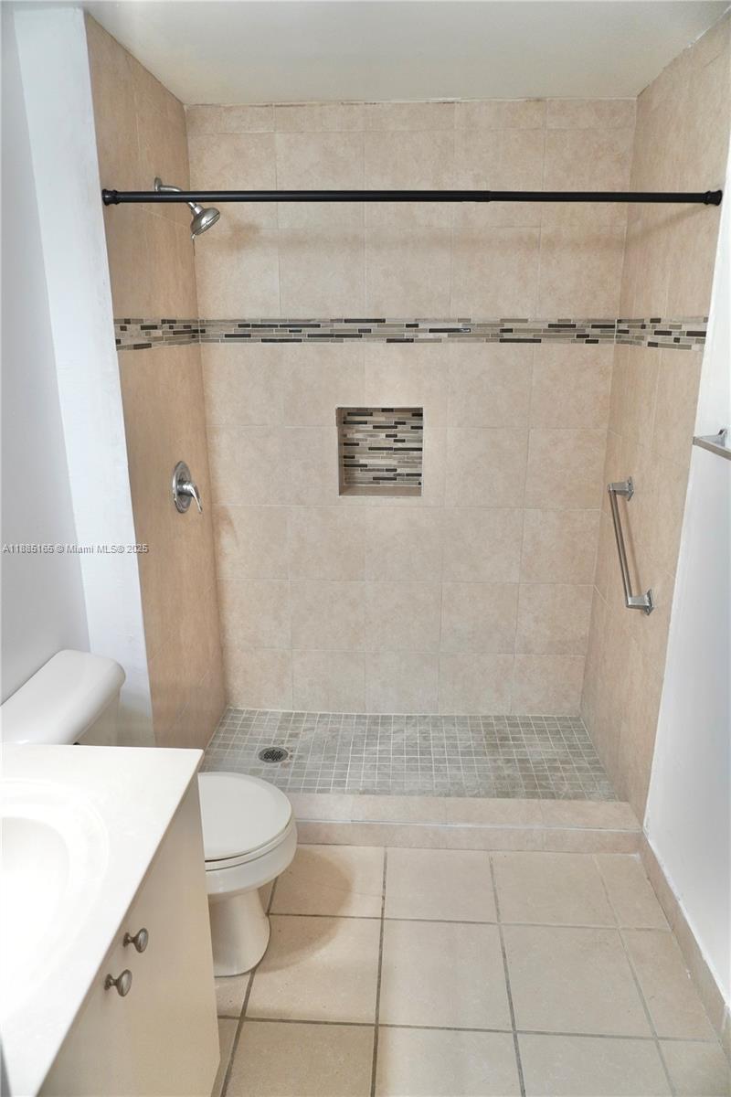 PARADISE POINTE CONDO - Residential Lease