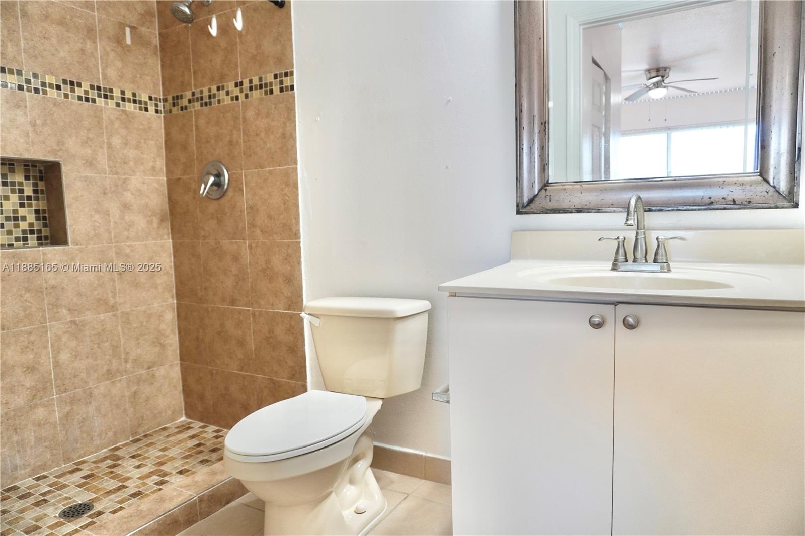 PARADISE POINTE CONDO - Residential Lease